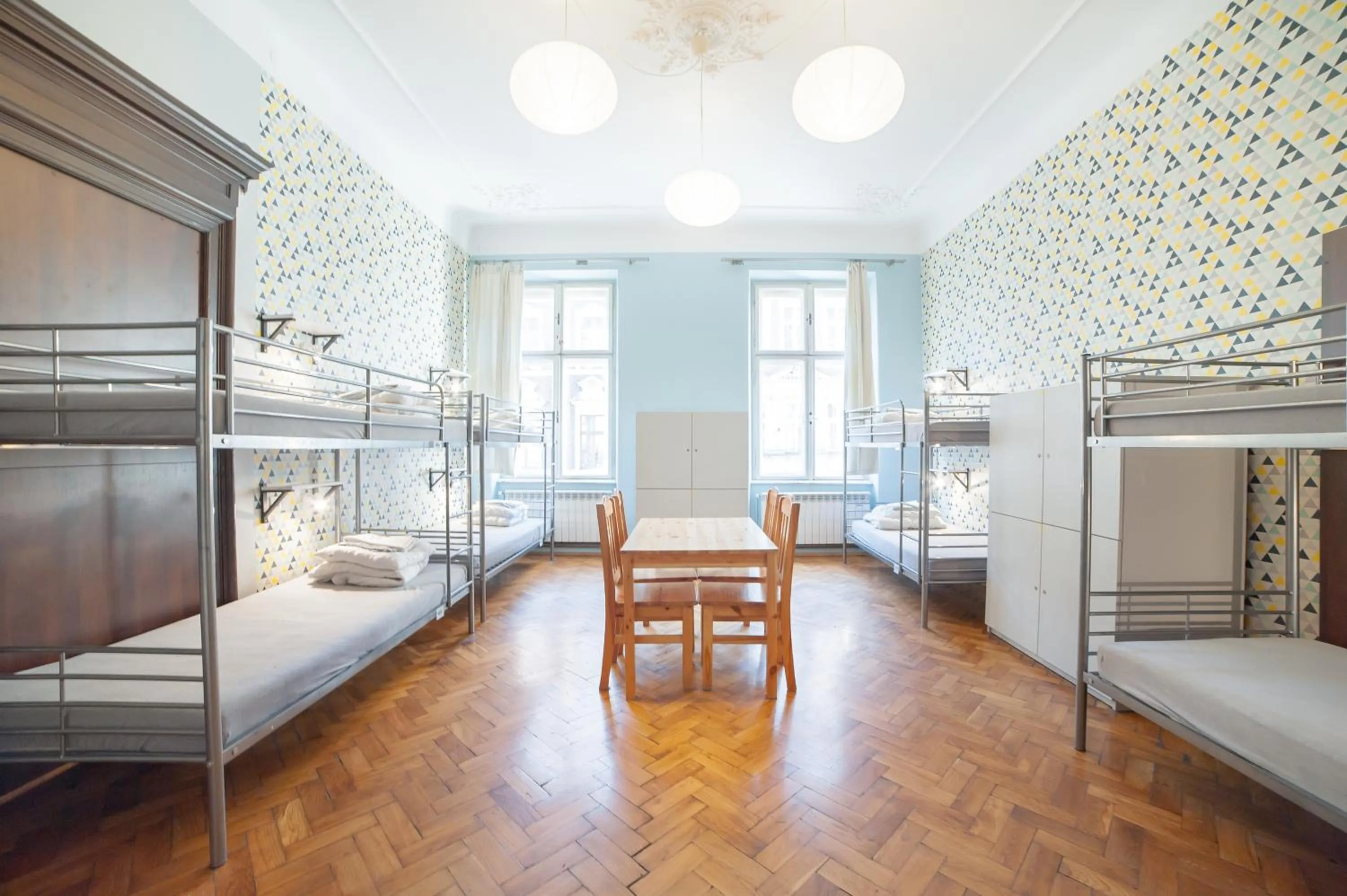 bunk bed, Bed in Dizzy Daisy Hostel