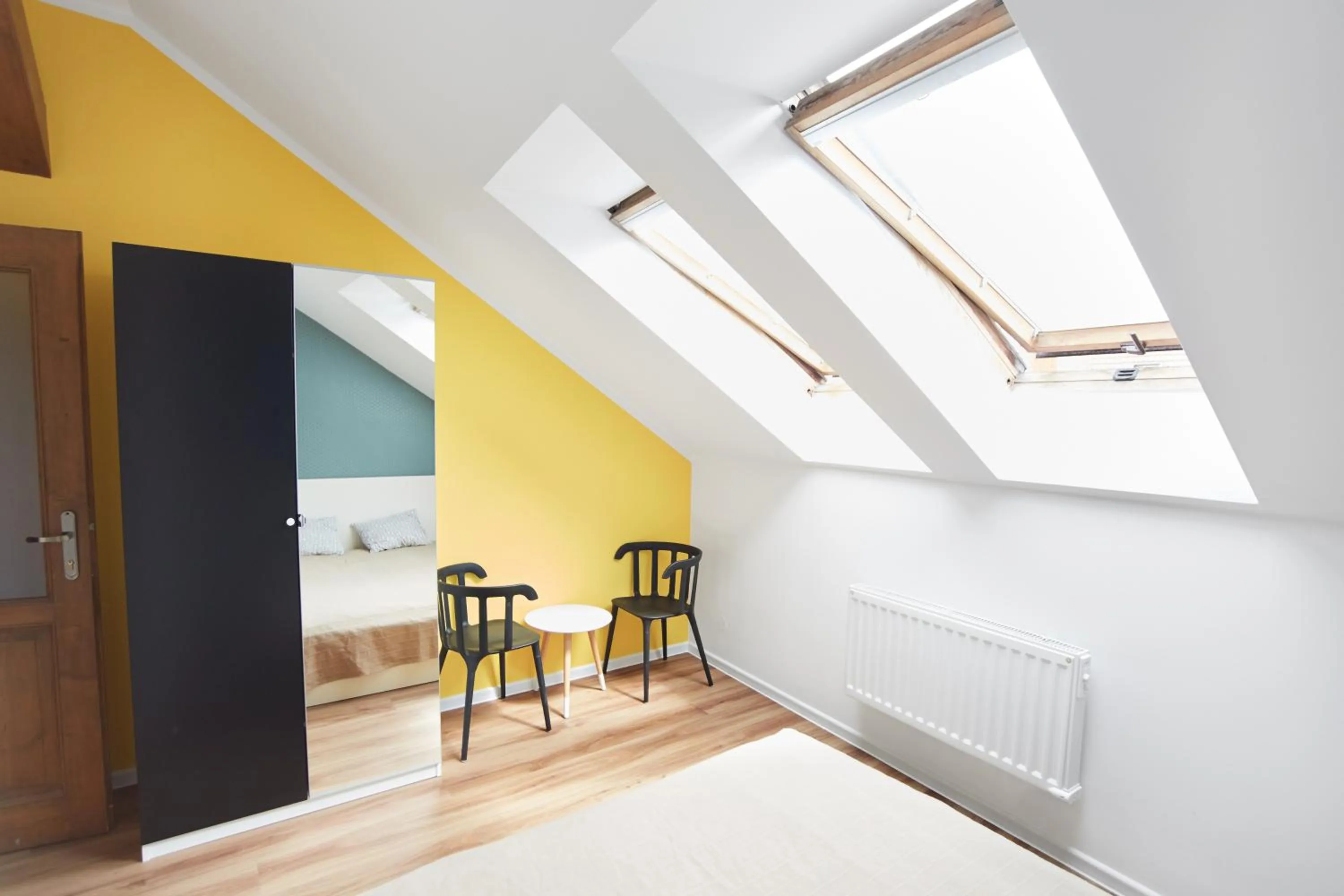 Photo of the whole room in Dizzy Daisy Hostel