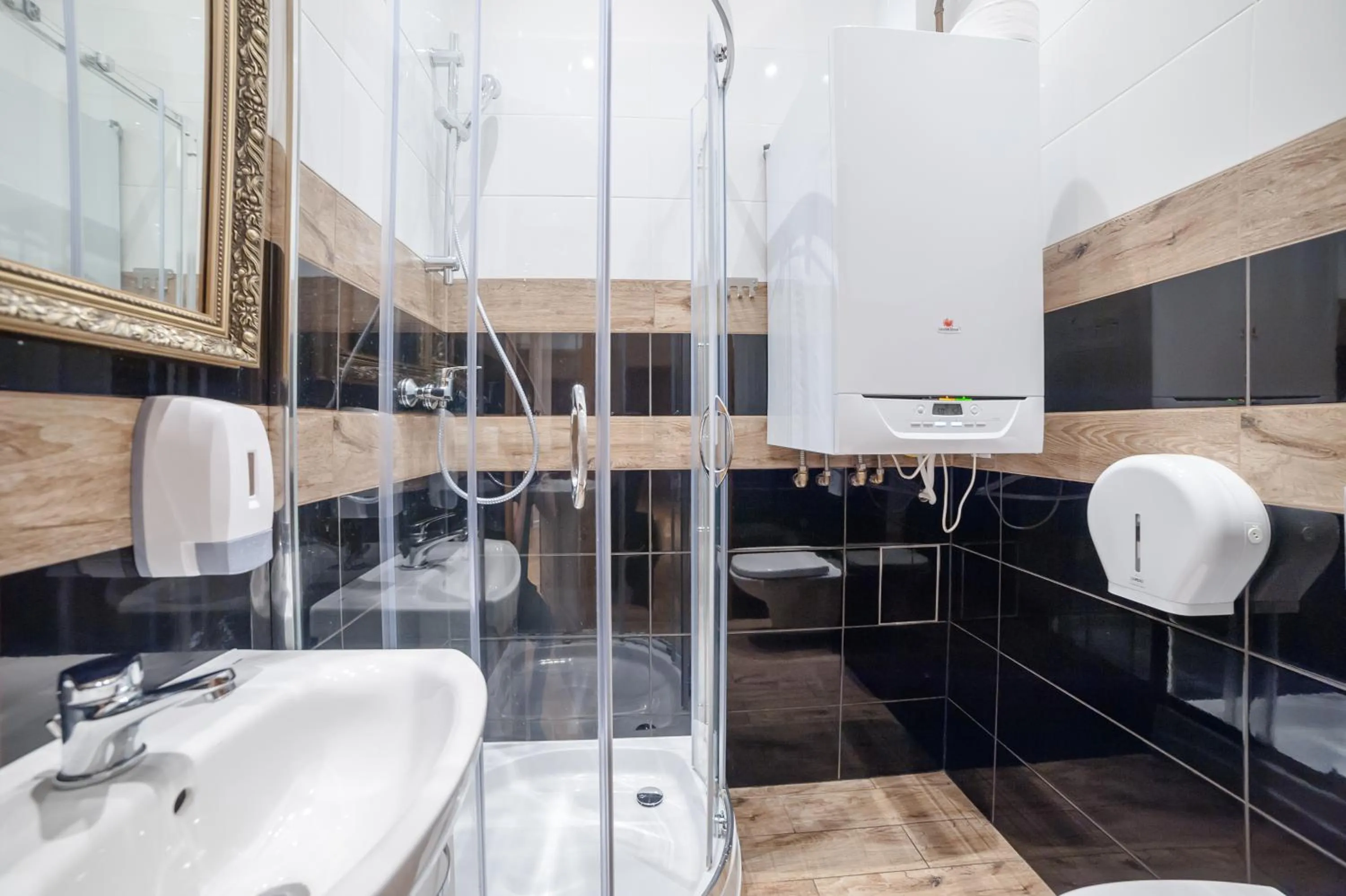 Bathroom in Dizzy Daisy Hostel