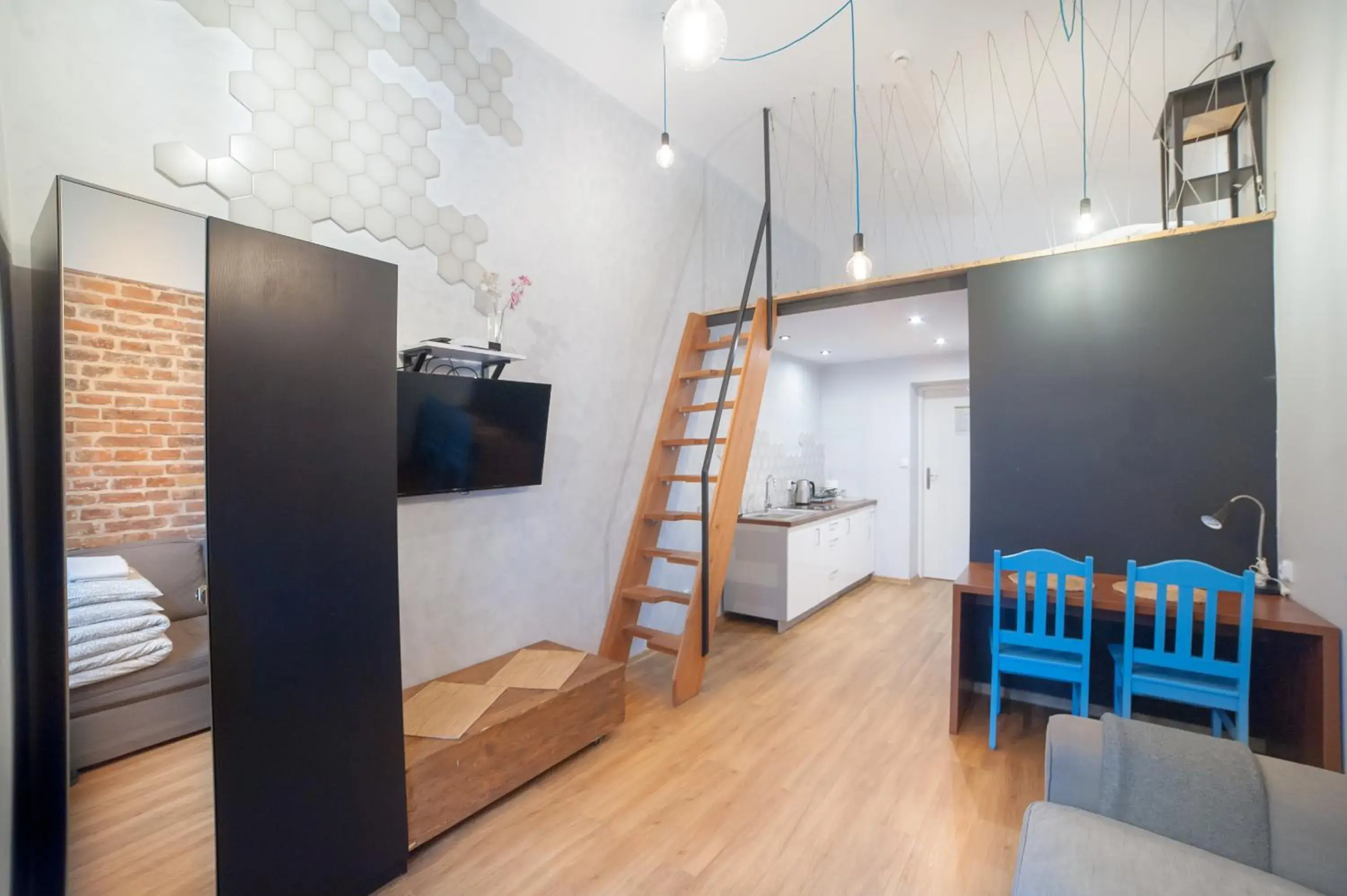 Apartment with Private Bathroom- Split Level in Dizzy Daisy Hostel Apartment with Private Bathroom- Split Level in Dizzy Daisy Hostel