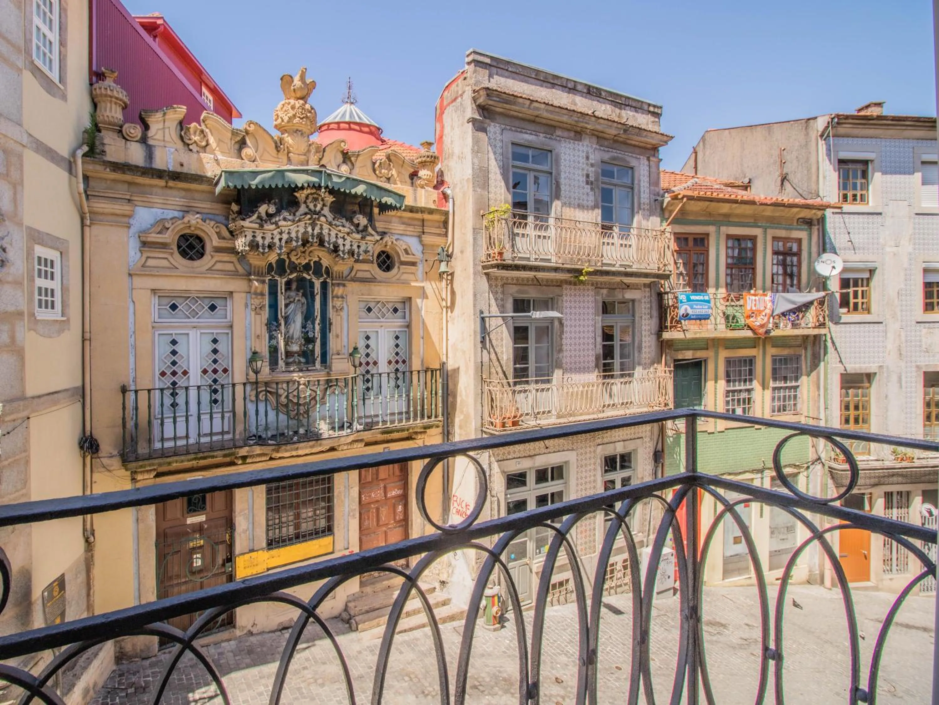 City view in ALIBI by YoursPorto