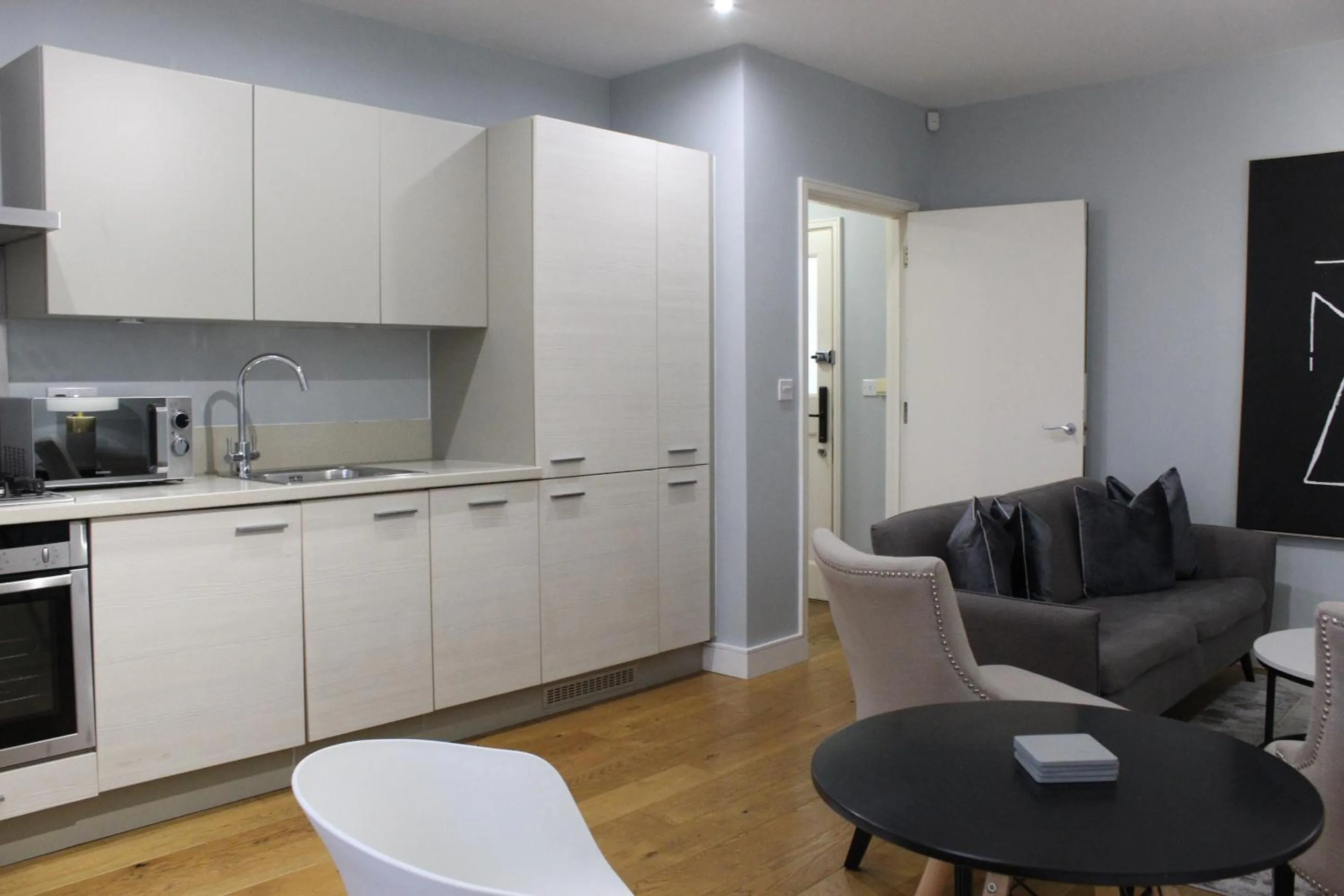 Kitchen or kitchenette in 1 Bed House, Free Parking, Braintree City Centre with Sky TV