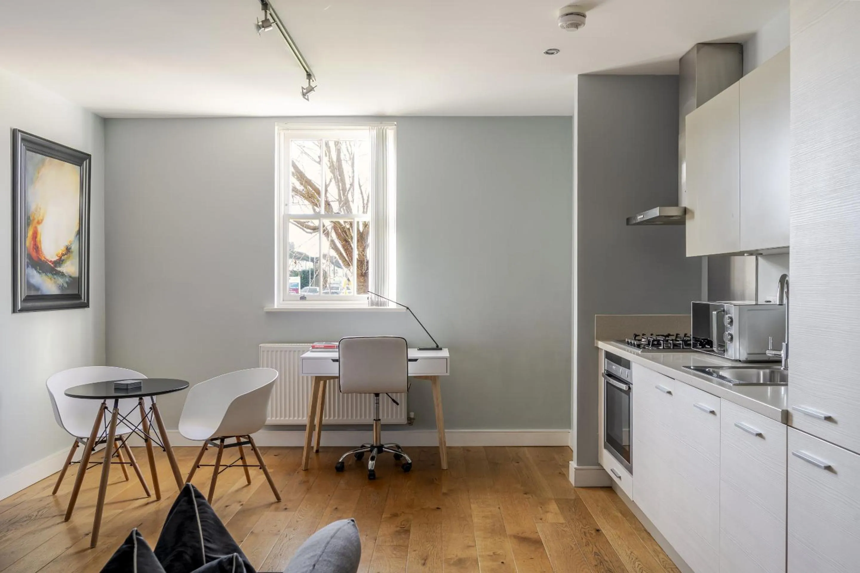 Kitchen or kitchenette in Luxurious 1 Bed House, Free Parking, Braintree Town with Sky TV