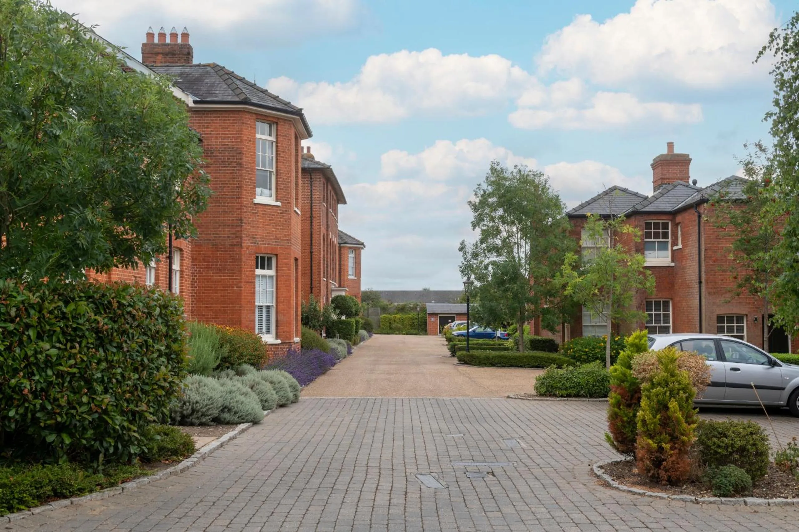 Property building in 1 Bed House, Free Parking, Braintree City Centre with Sky TV