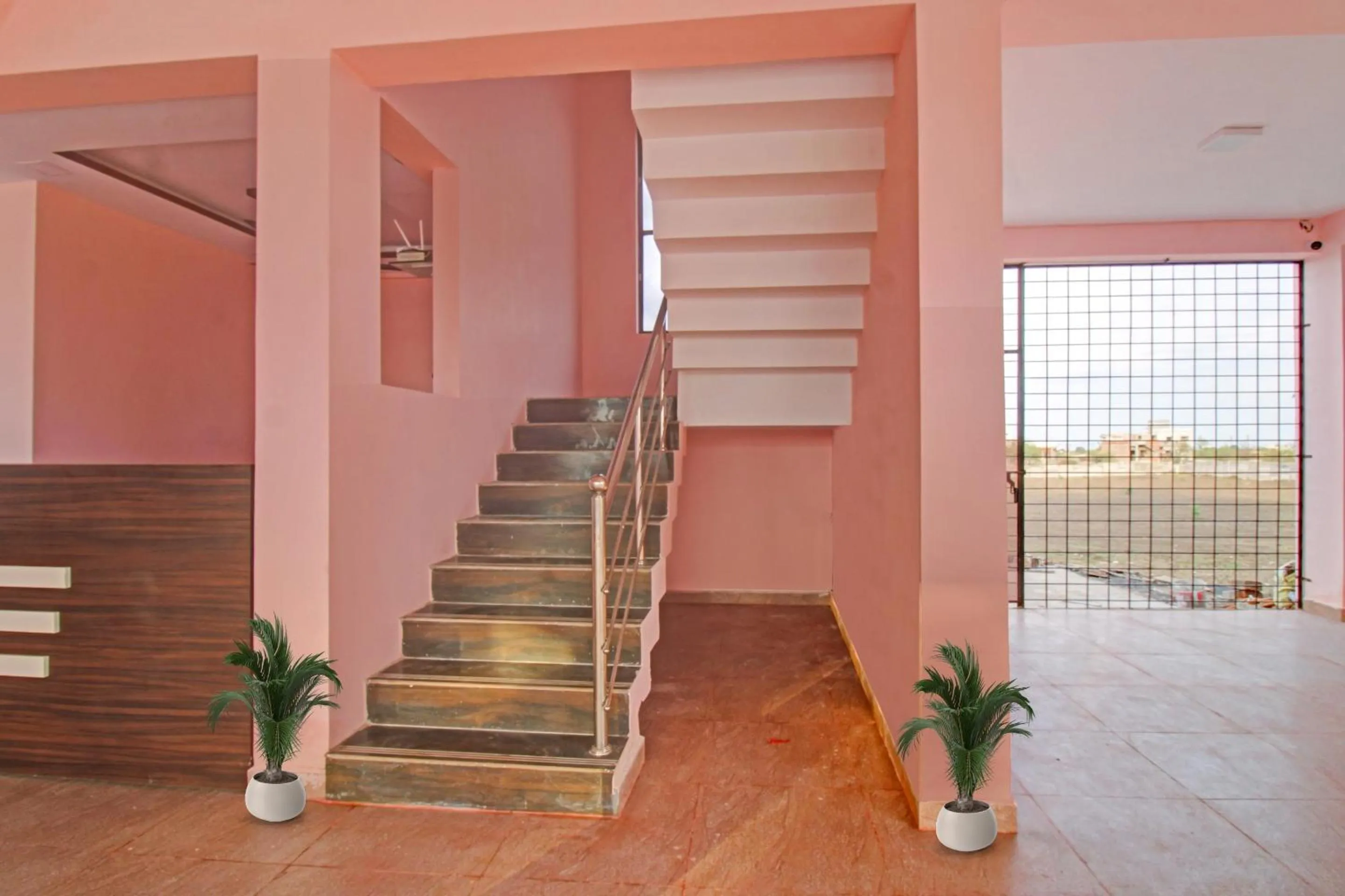 Hotel O Raj