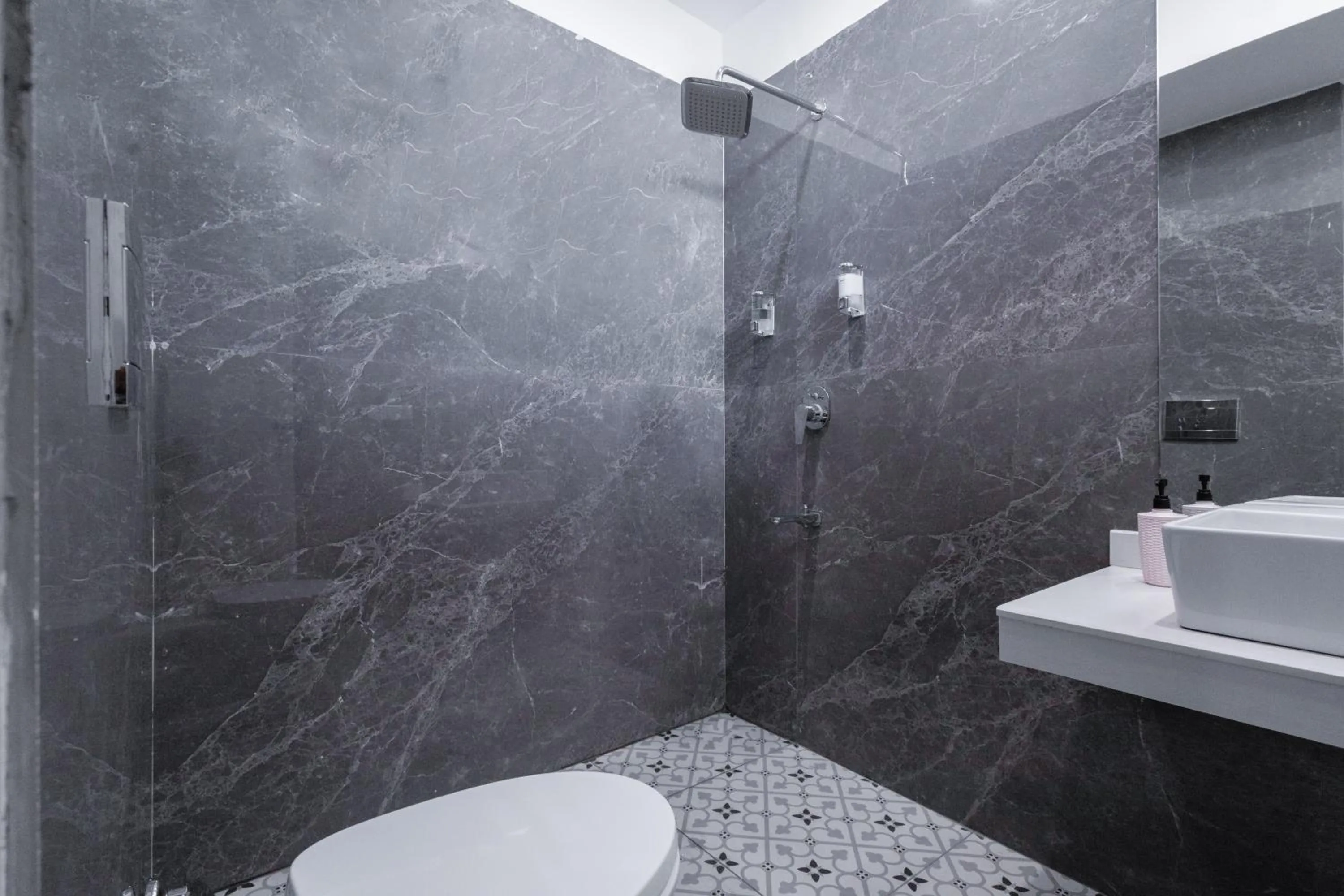 Shower in Hotel Downtown 17