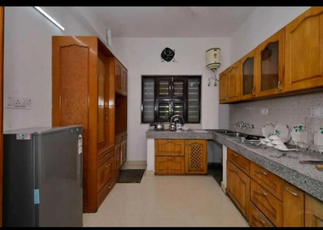 Bedroom in Hotel O POP Royal Guest House Near Omaxe Celebration Mall