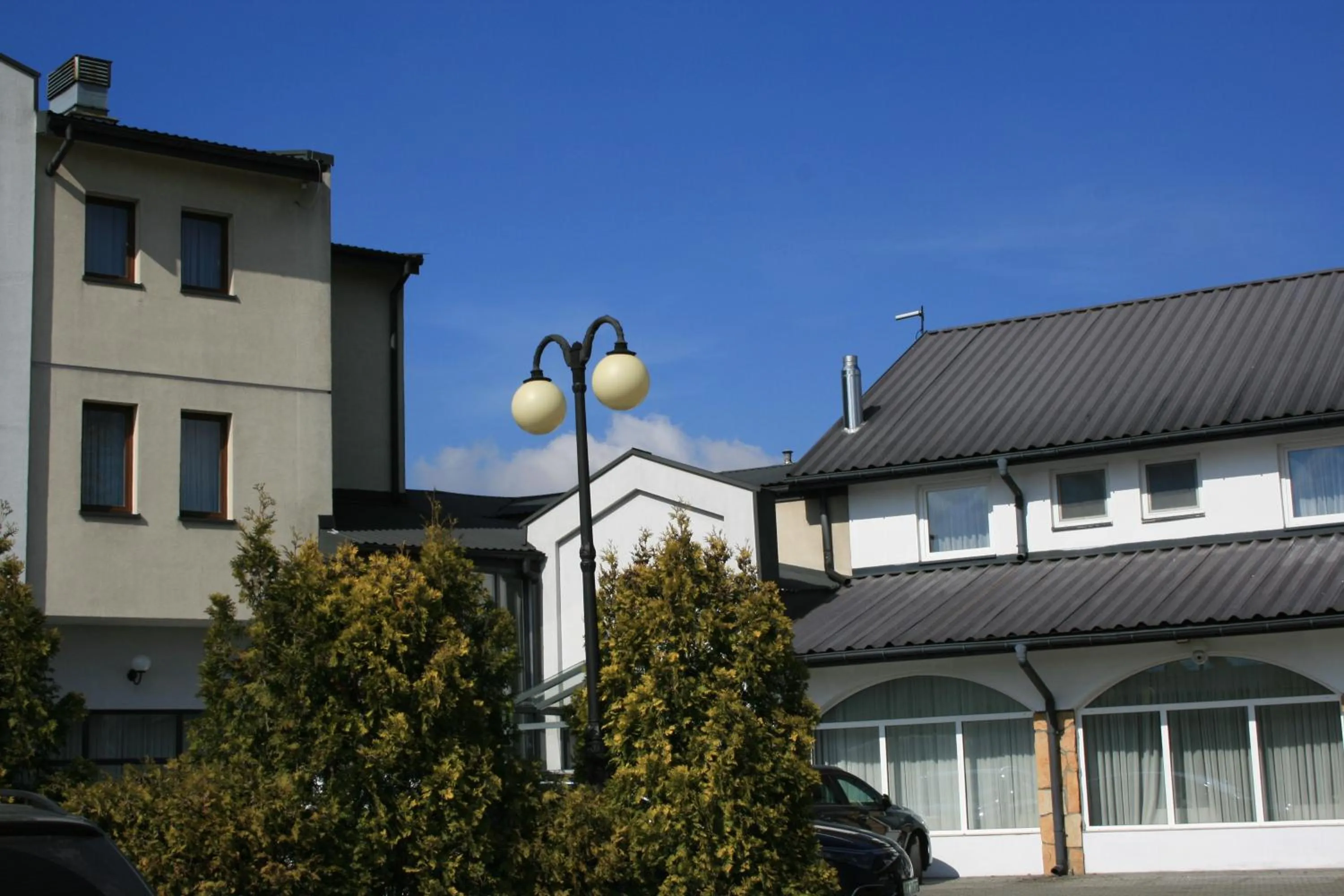 Property building in Hotel Junior 2