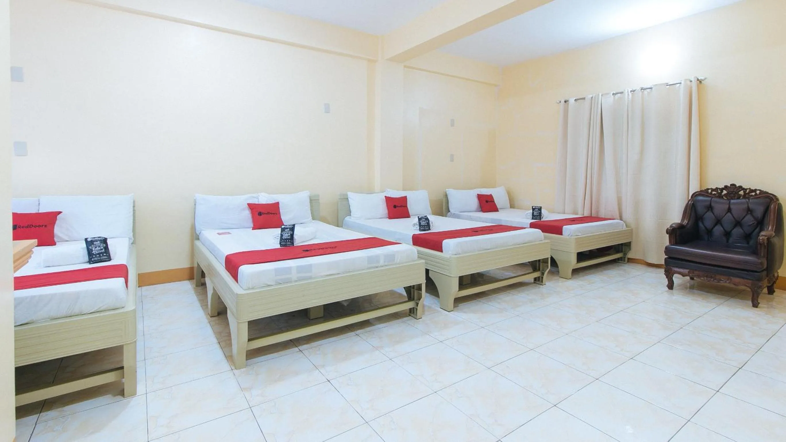 Bed in RedDoorz @ Goldland Spring Resort Urdaneta City