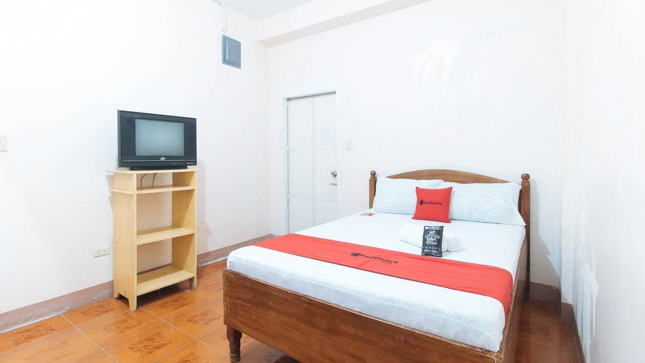 Bed in RedDoorz @ Goldland Spring Resort Urdaneta City