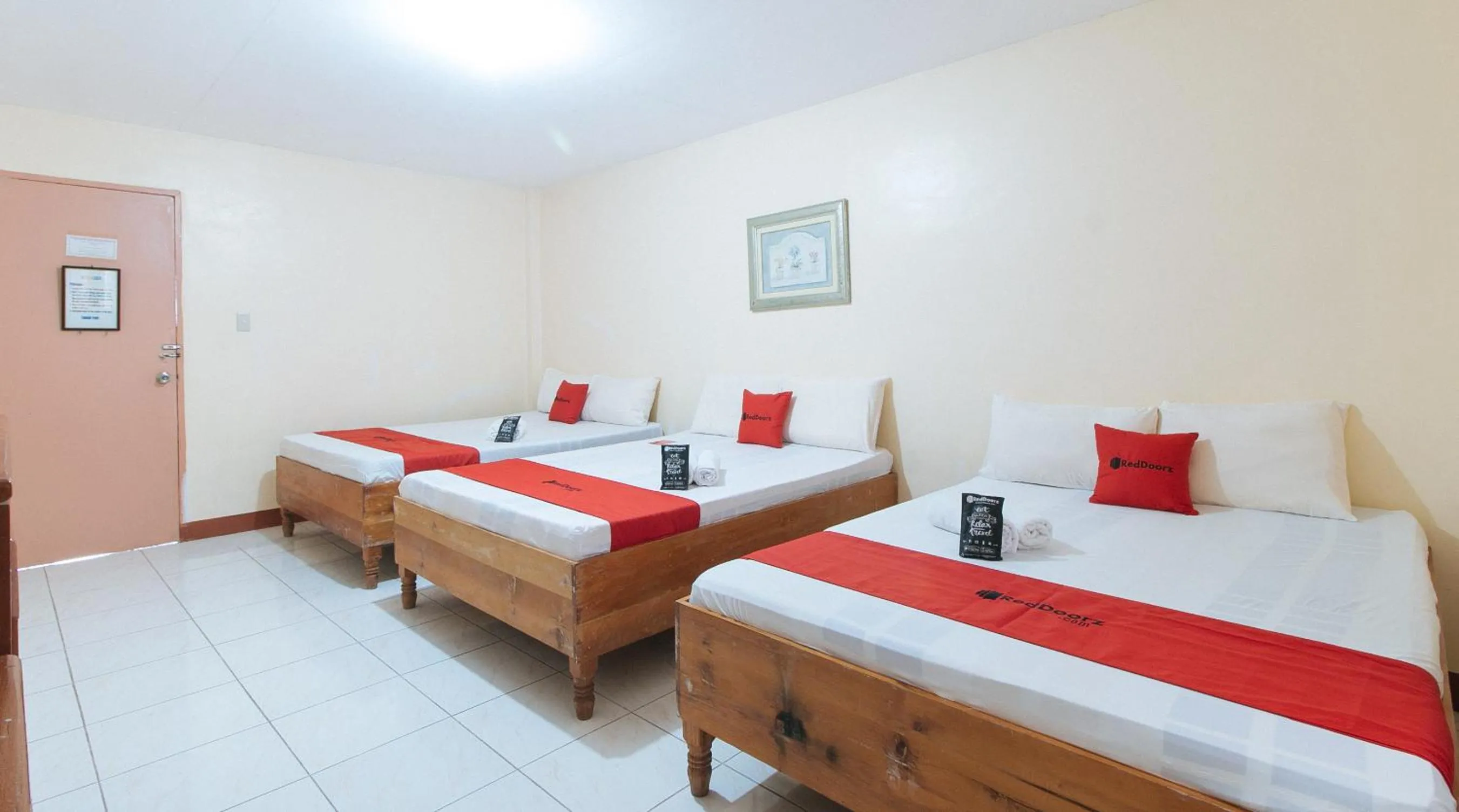 Bed in RedDoorz @ Goldland Spring Resort Urdaneta City