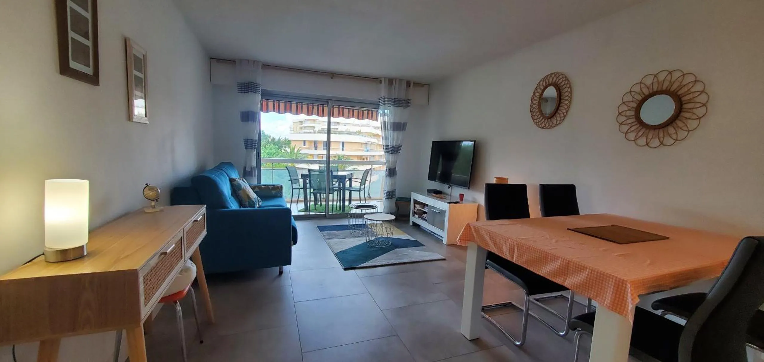 MIOUGRANO 2 Pieces Climatise 47m2 Piscine, Parking