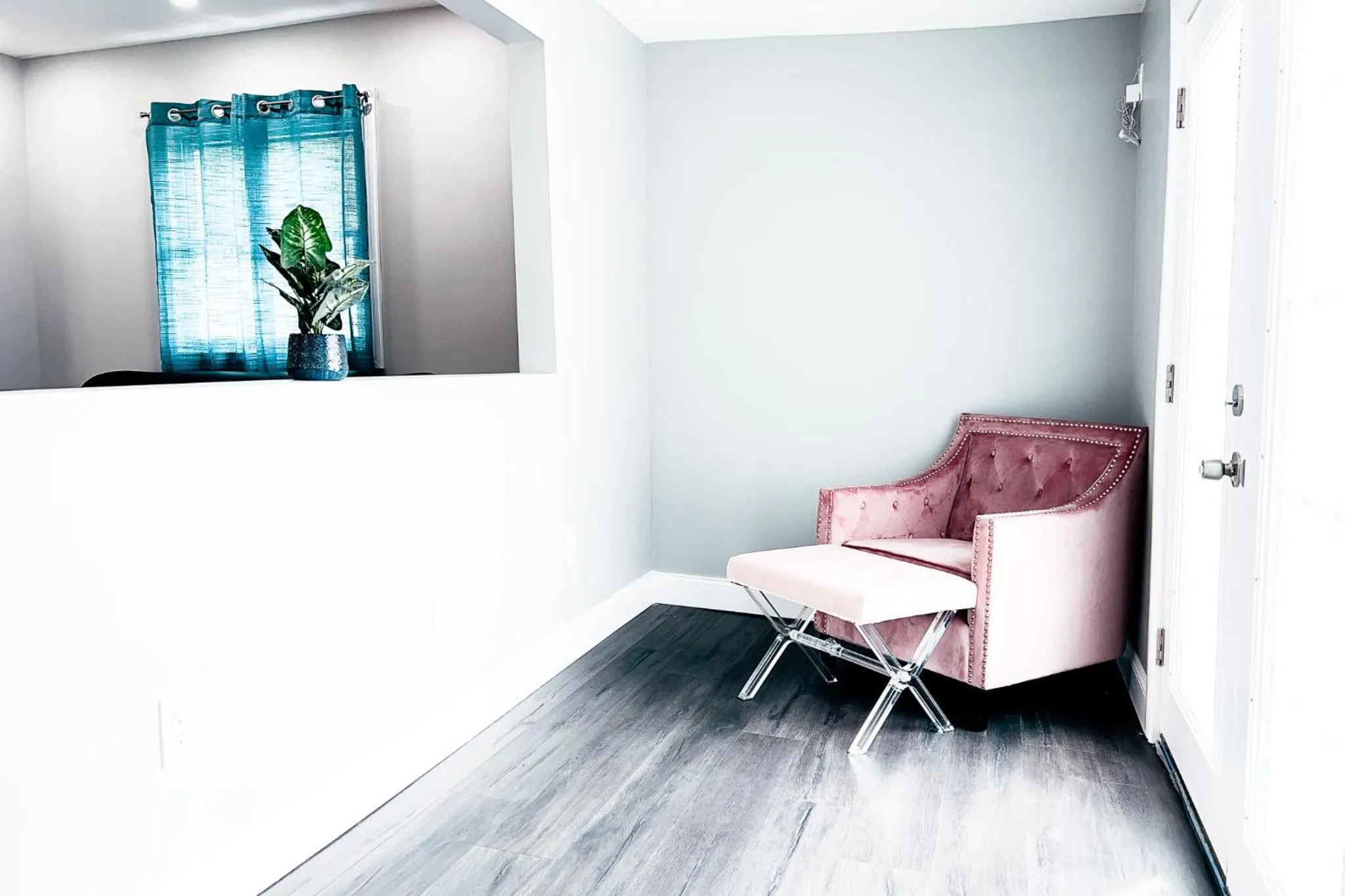 2 Homes, 1 Stay-7BR Niagara Falls Compound