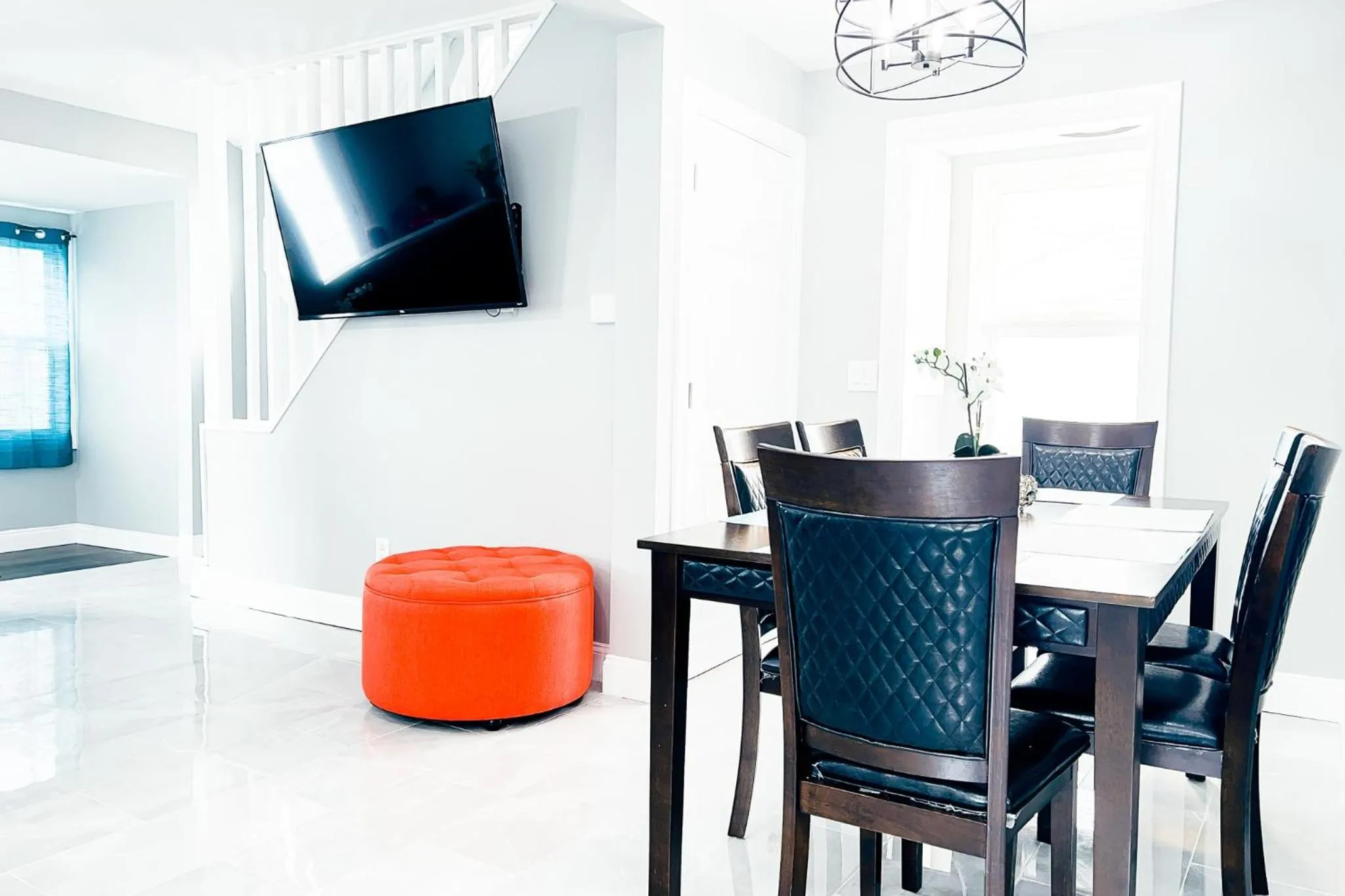 2 Homes, 1 Stay-7BR Niagara Falls Compound