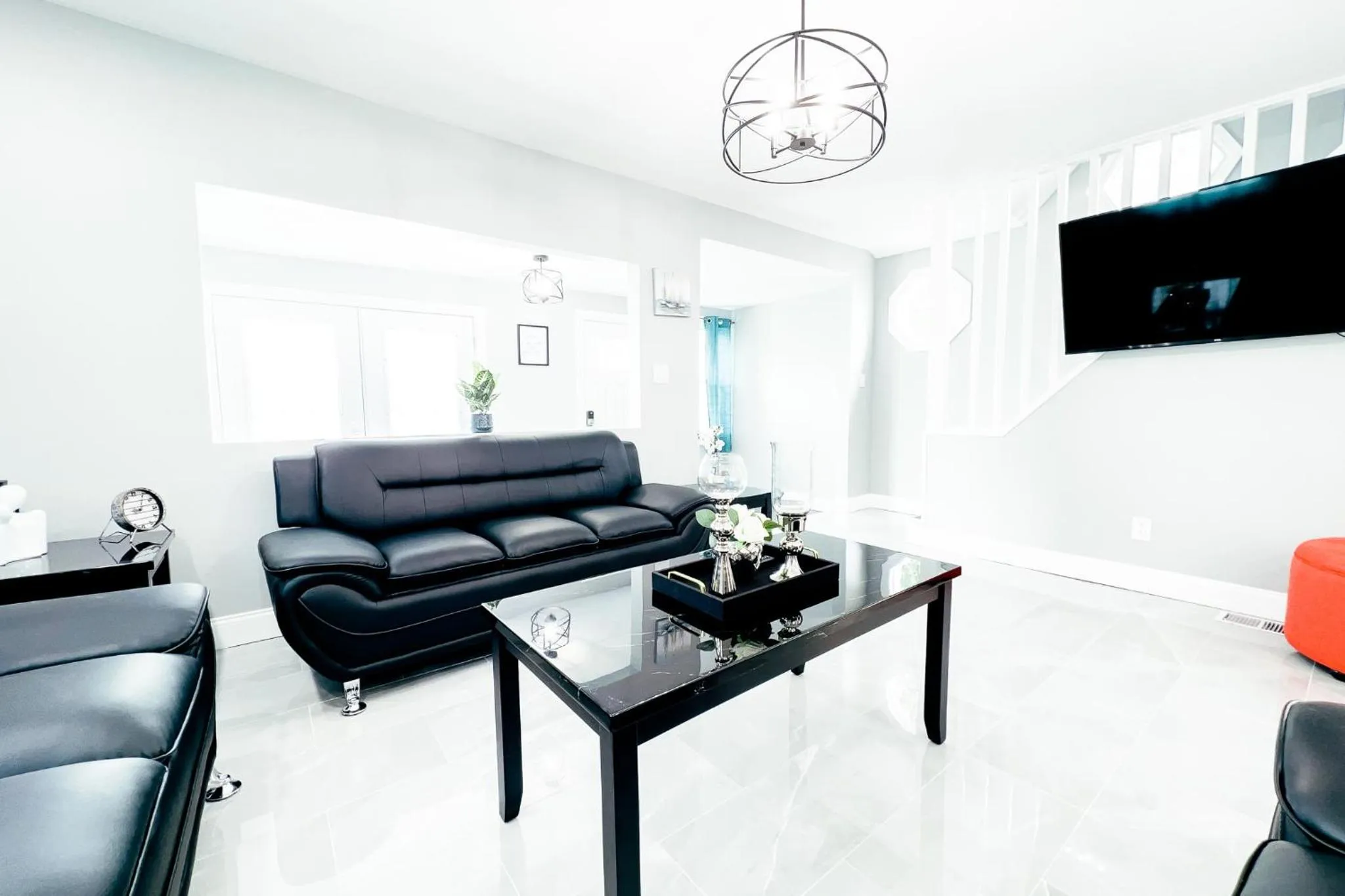 2 Homes, 1 Stay-7BR Niagara Falls Compound