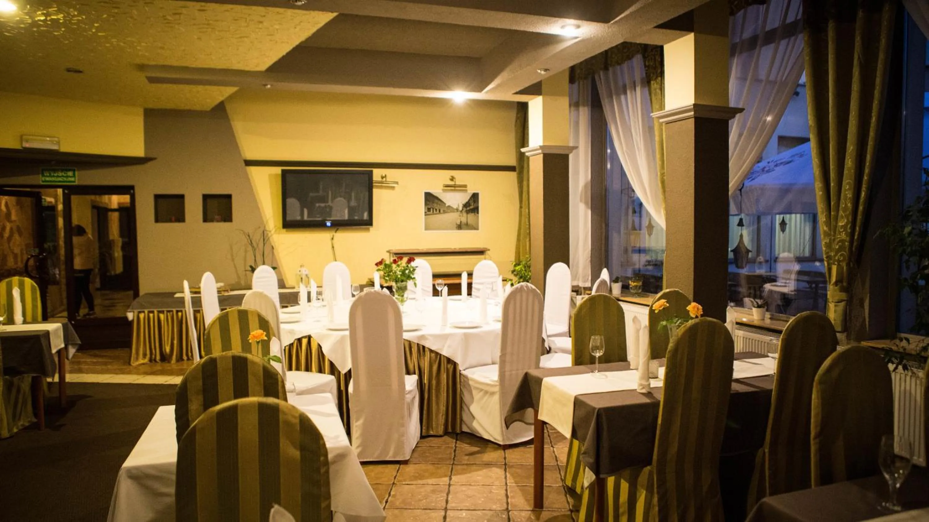 Restaurant/places to eat in Perła