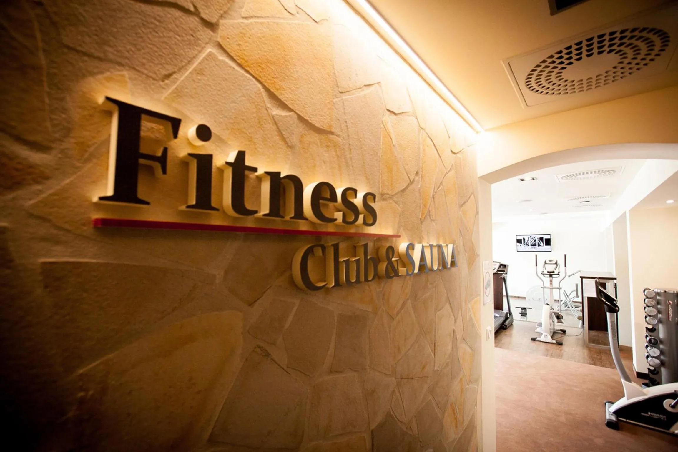 Fitness centre/facilities in Park Hotel Diament Katowice