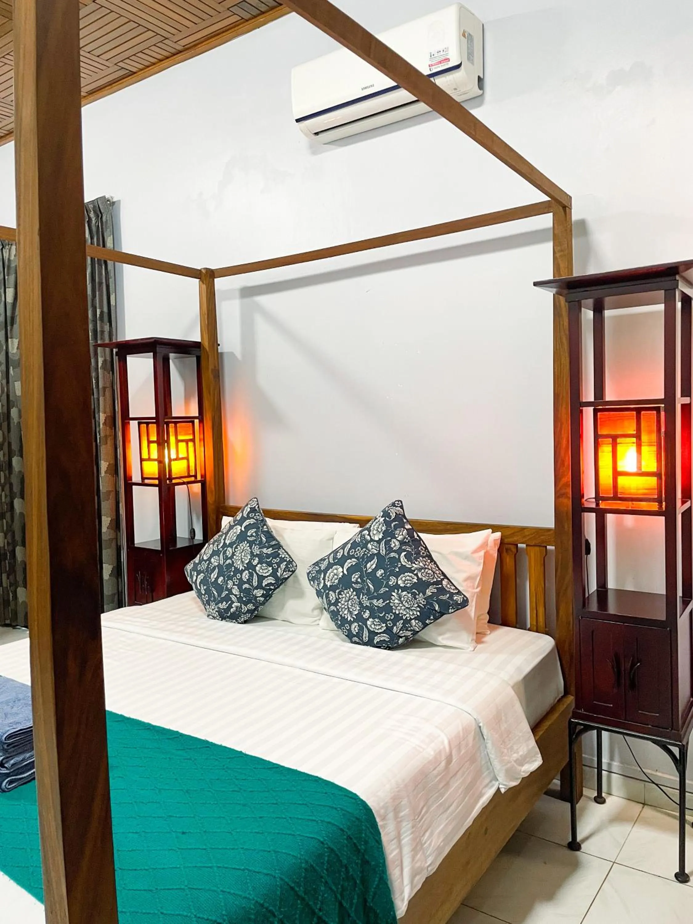 Bedroom, Bed in Birdcage Boutique