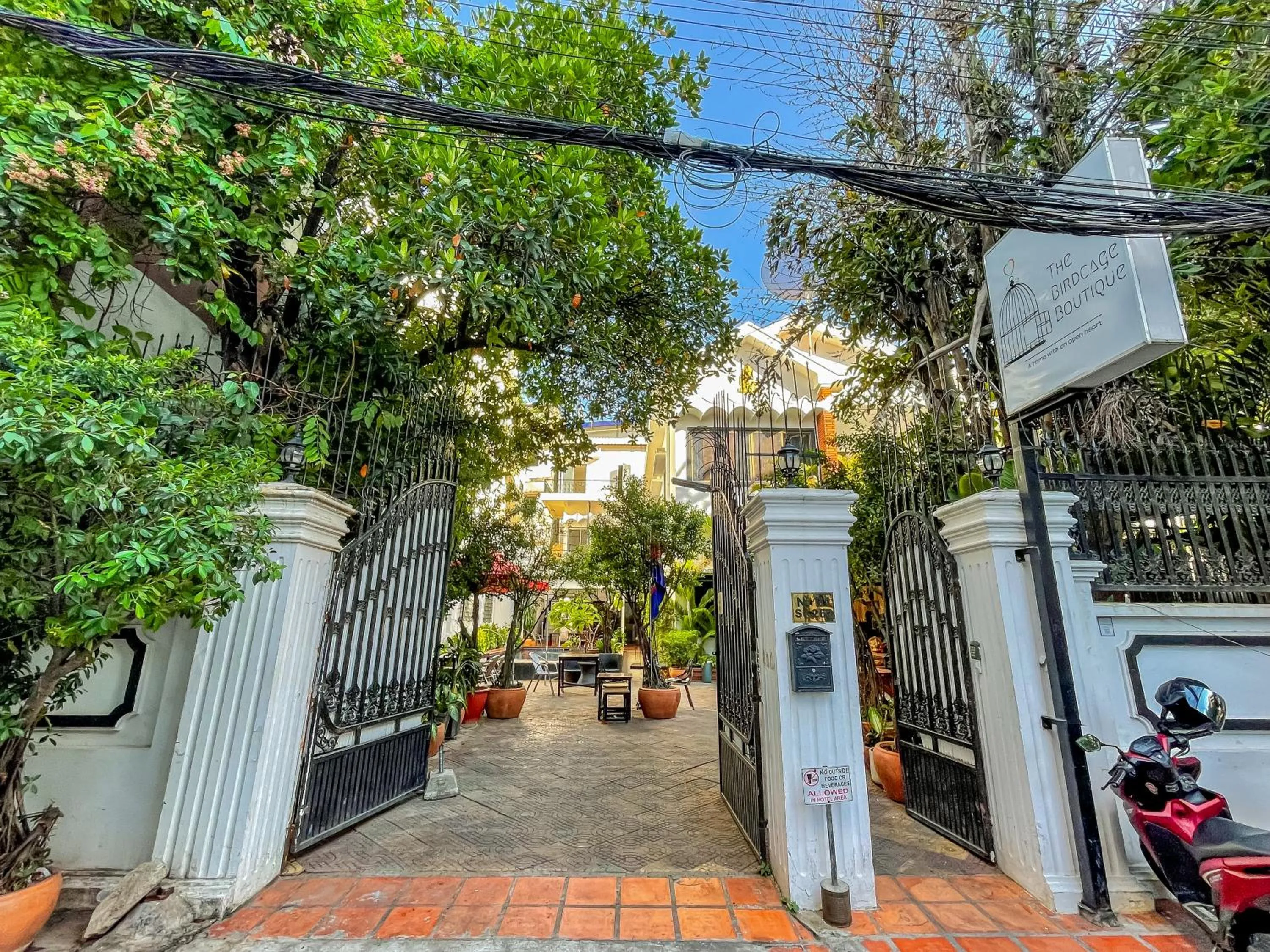 Property building in Birdcage Boutique