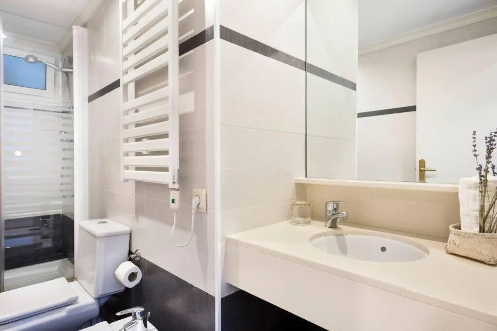 The Collection Barcelona - Central and Elegant 4 Bedroom by Placa Catalunya