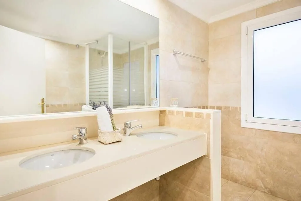 The Collection Barcelona - Central and Elegant 4 Bedroom by Placa Catalunya