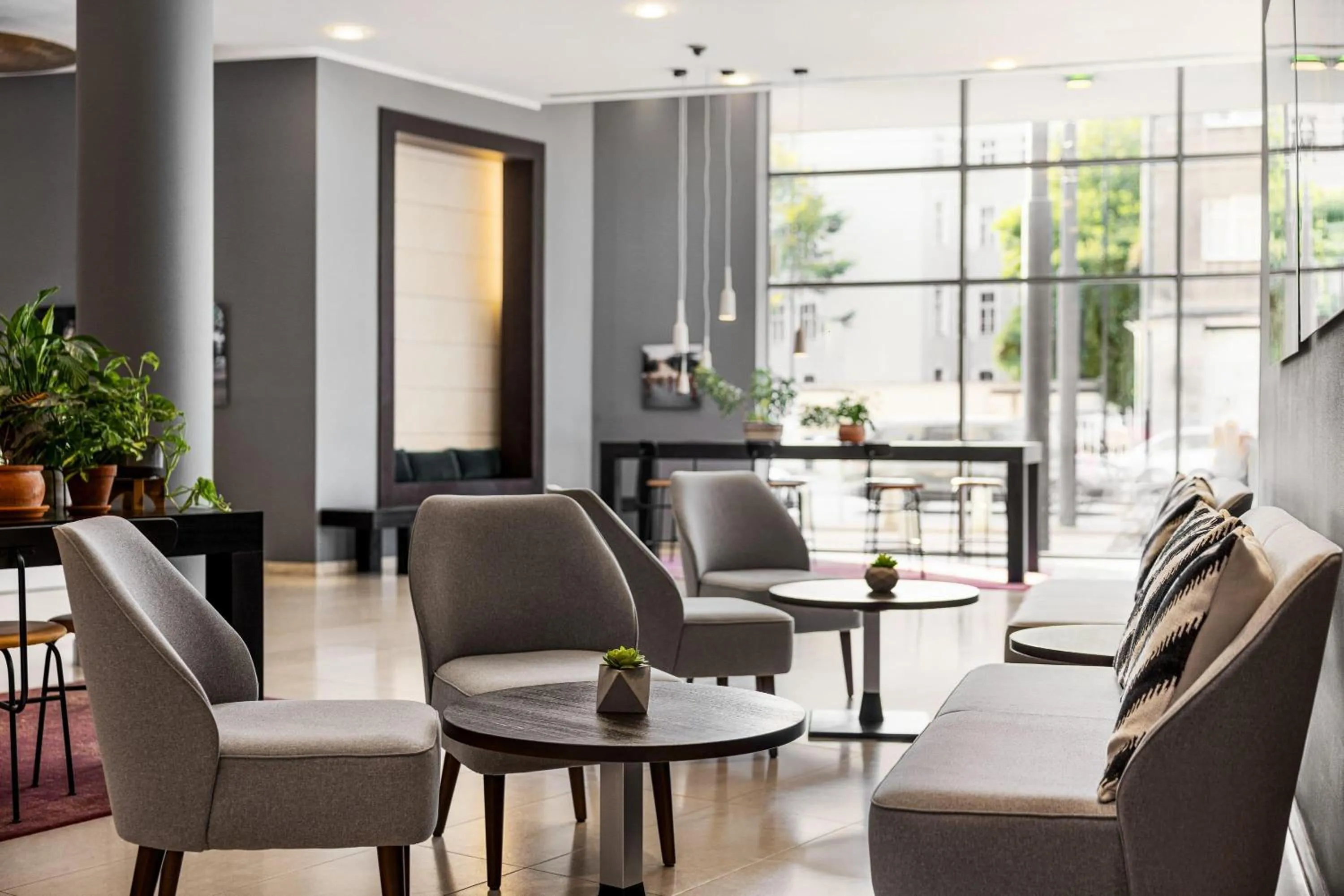 Lobby or reception in Vienna House by Wyndham Andel's Cracow