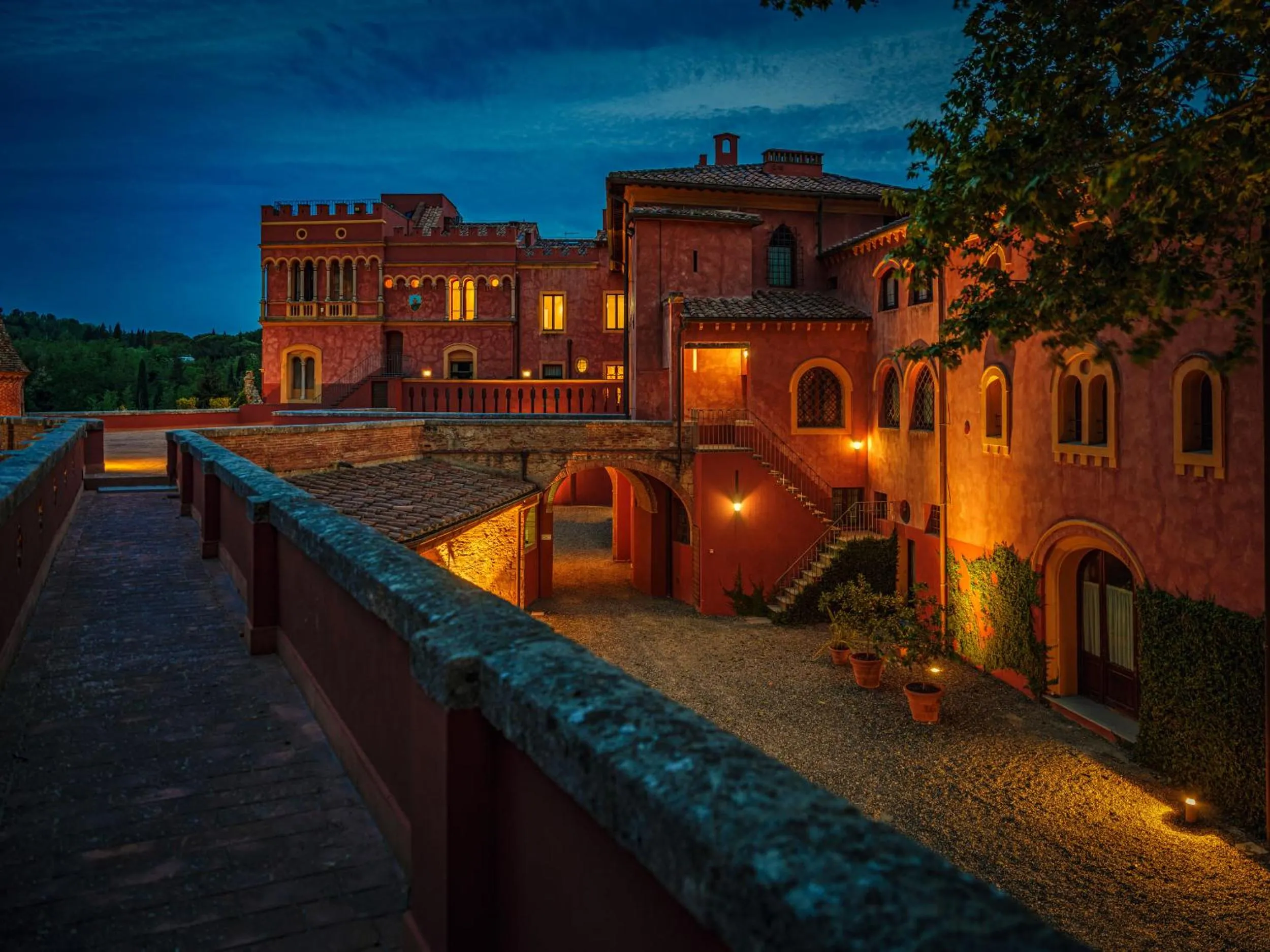 Property building in Il Castello di San Ruffino