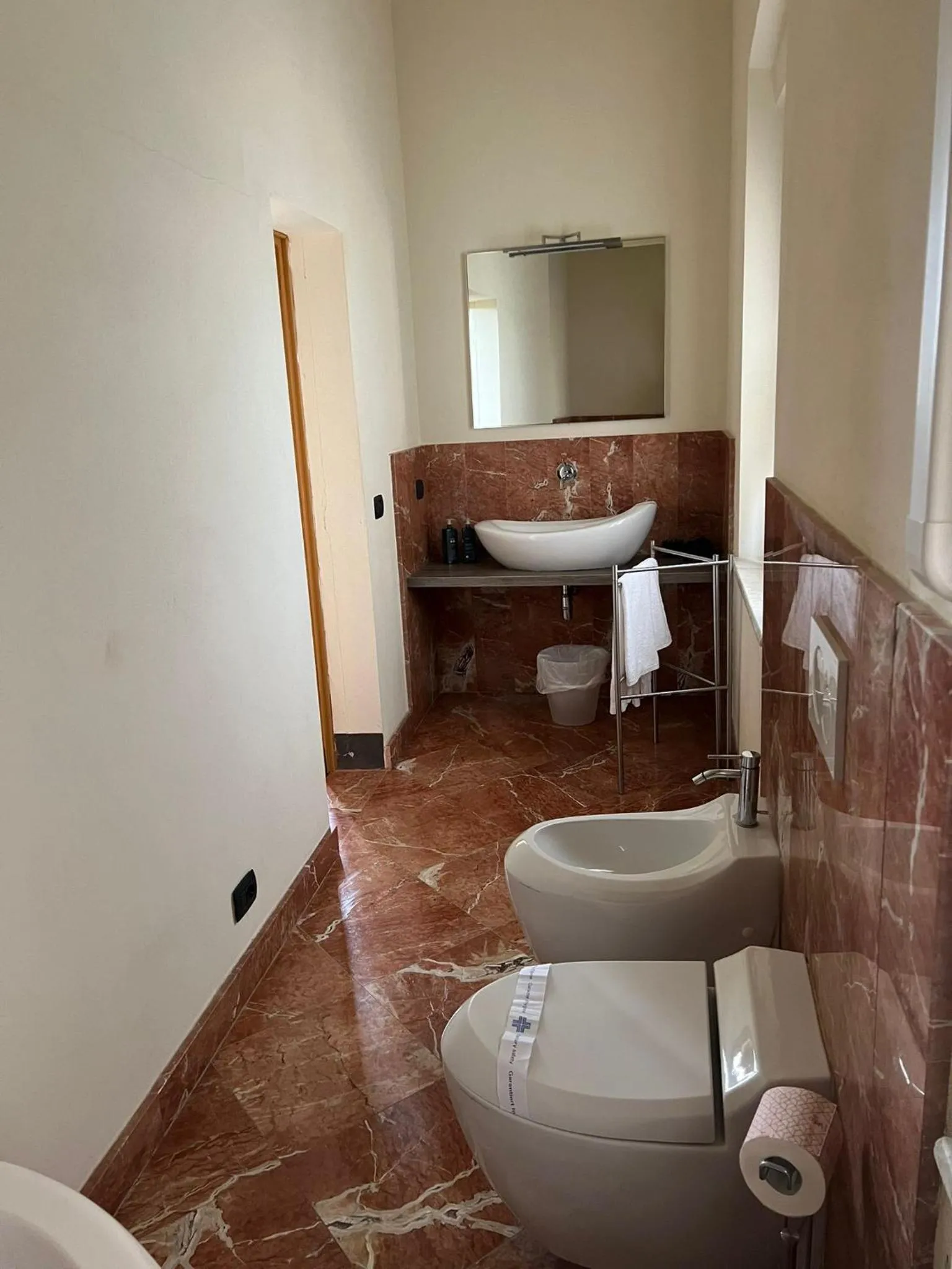 Bathroom, Bed in Il Castello di San Ruffino