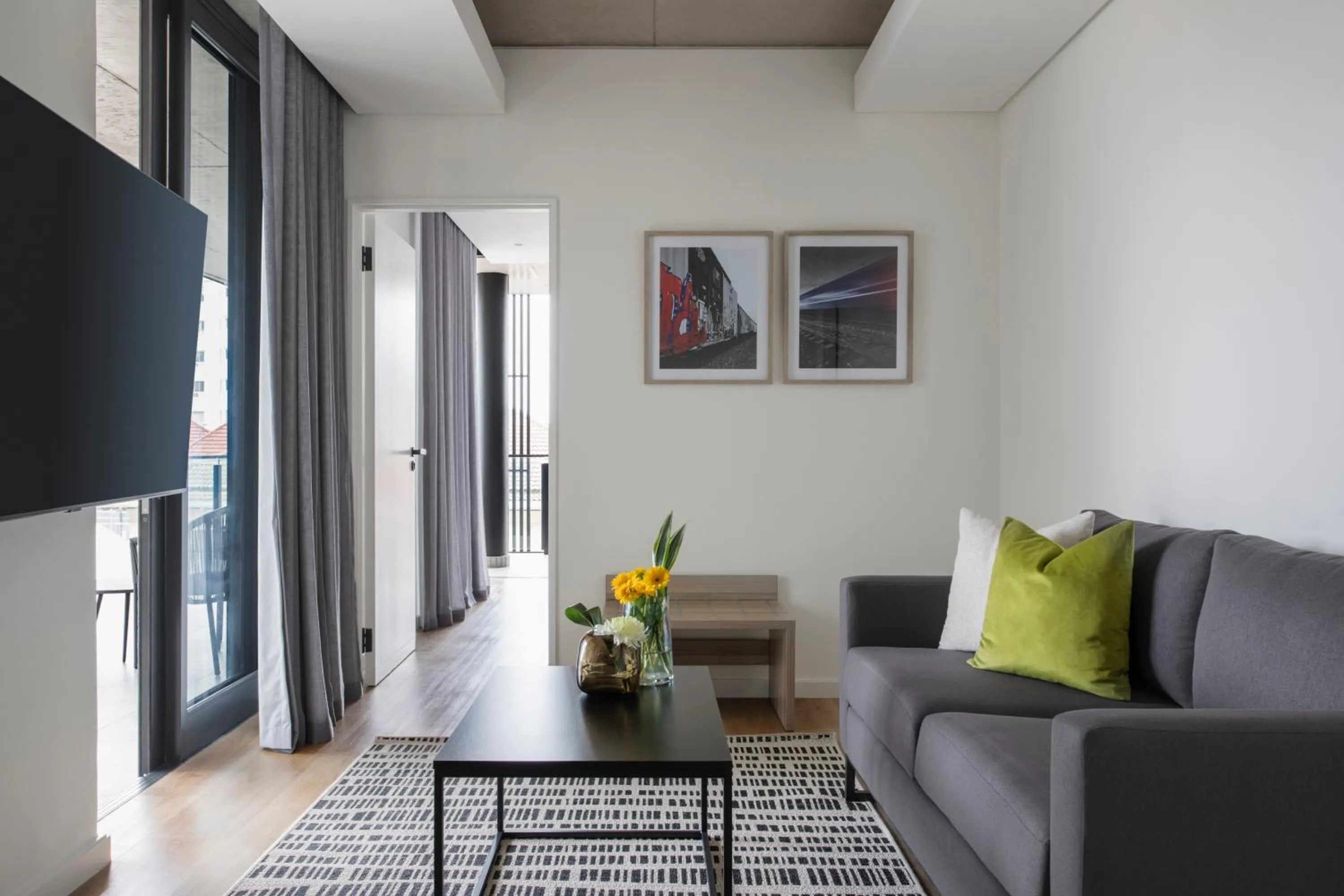 TV and multimedia in Home Suite Hotels Station House