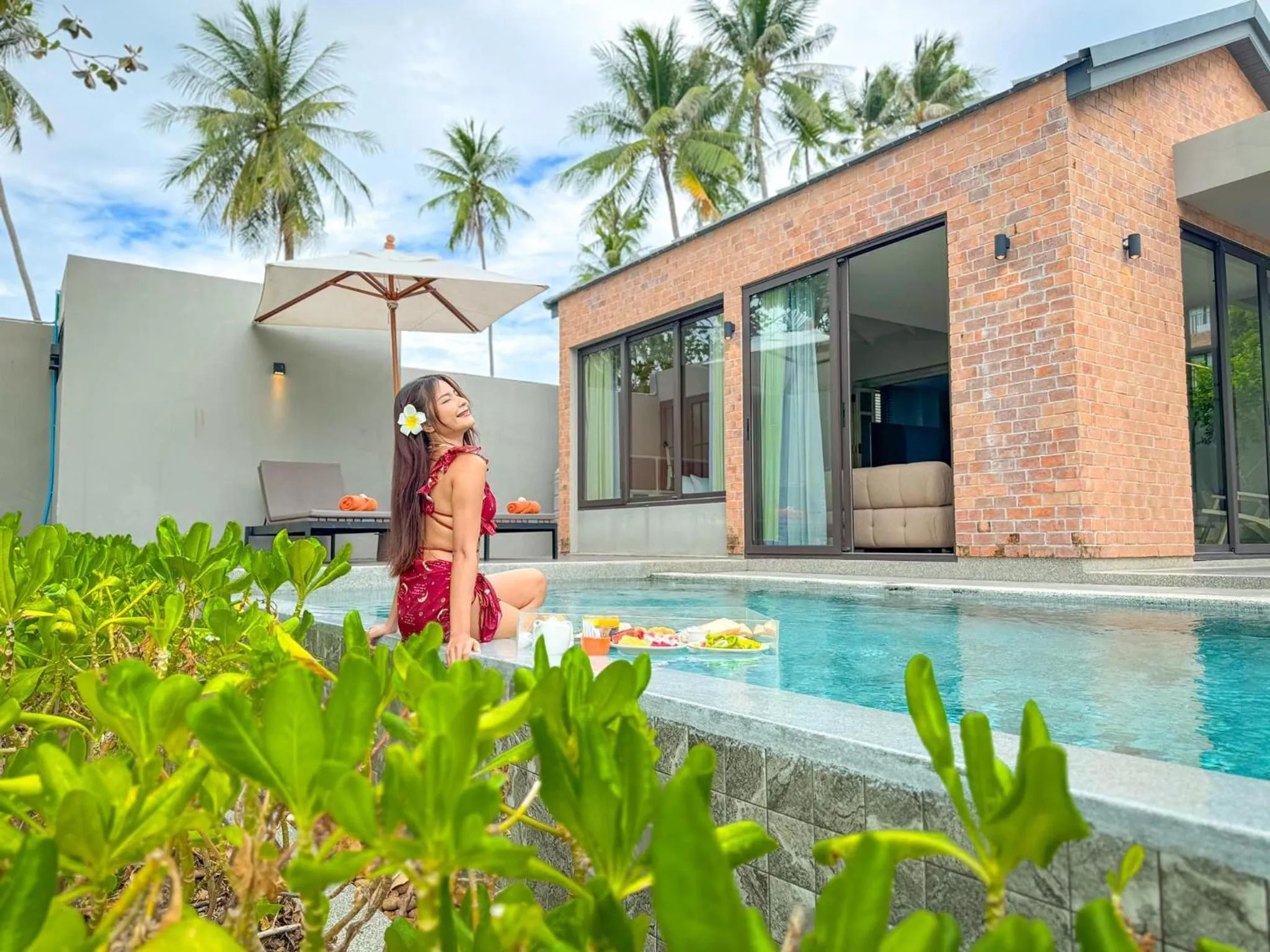 Pool view in Thai Fight Hotel