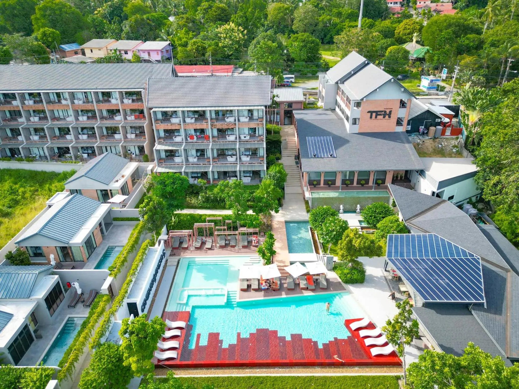 Property building in Thai Fight Hotel