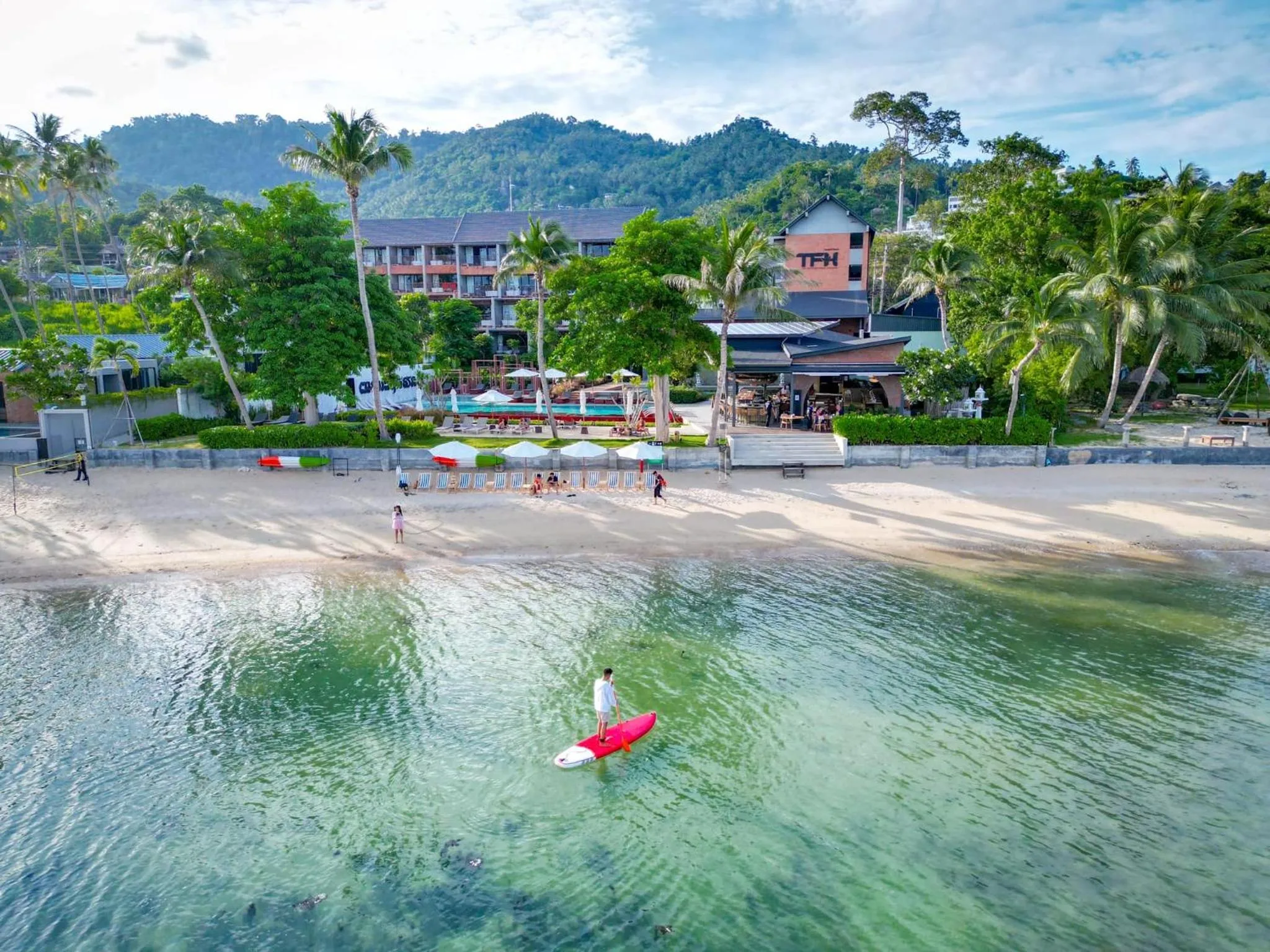 Property building in Thai Fight Hotel