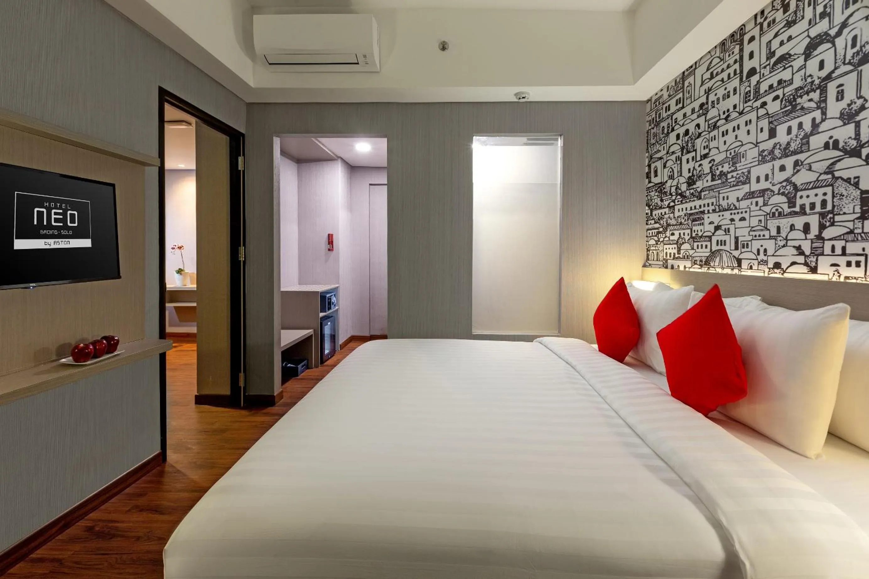 Bedroom, Bed in Hotel Neo Gading Solo