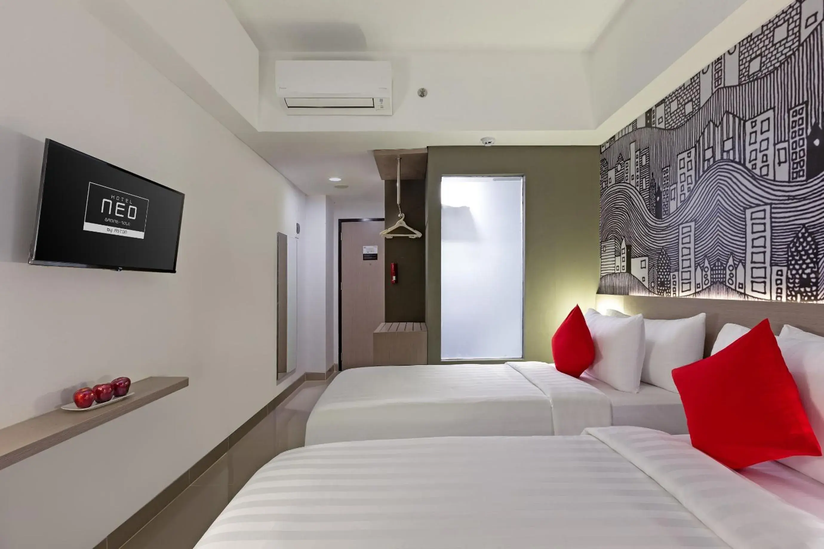 Standard Double or Twin Room in Hotel Neo Gading Solo Standard Double or Twin Room in Hotel Neo Gading Solo