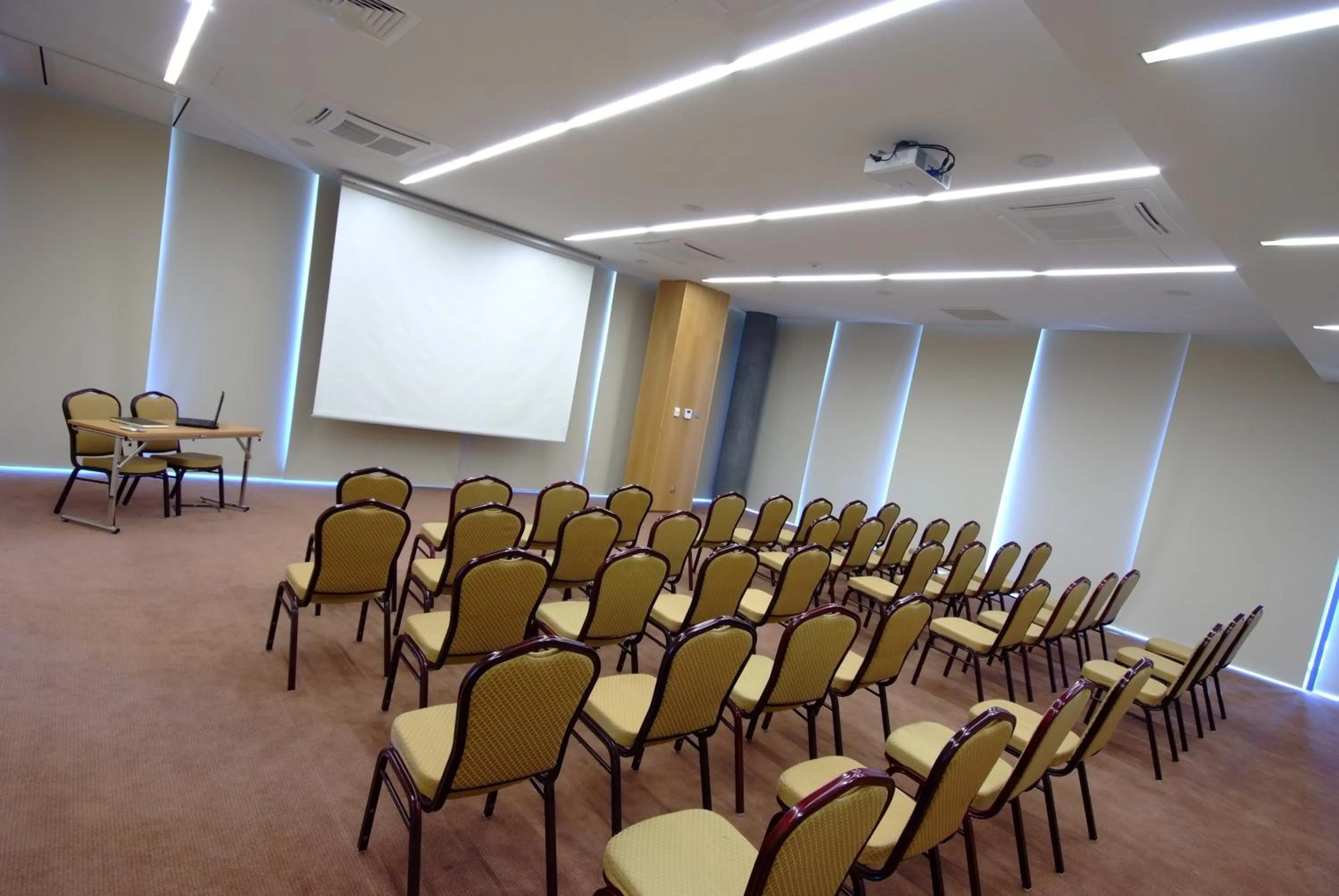 Business facilities in Hotel HP Park