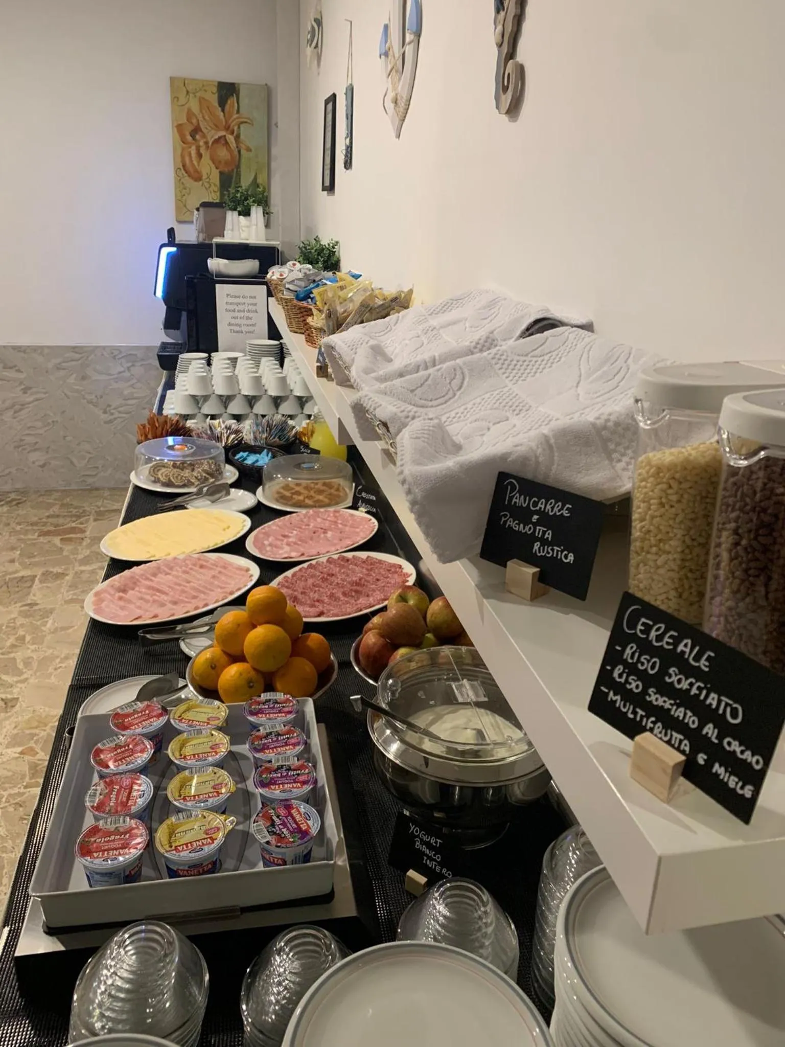 Breakfast in Hotel AnnaMare