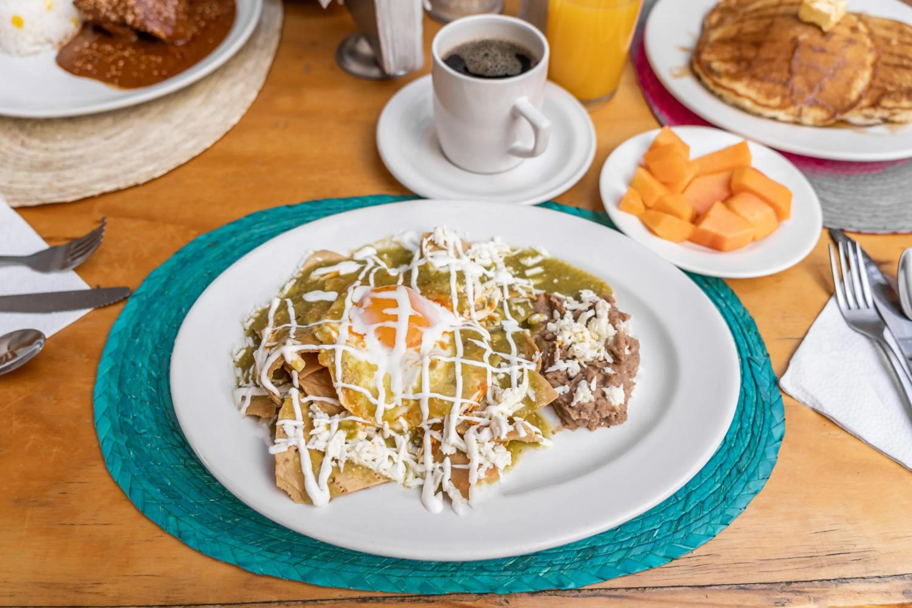 Restaurant/places to eat in Hotel Meson de Carolina