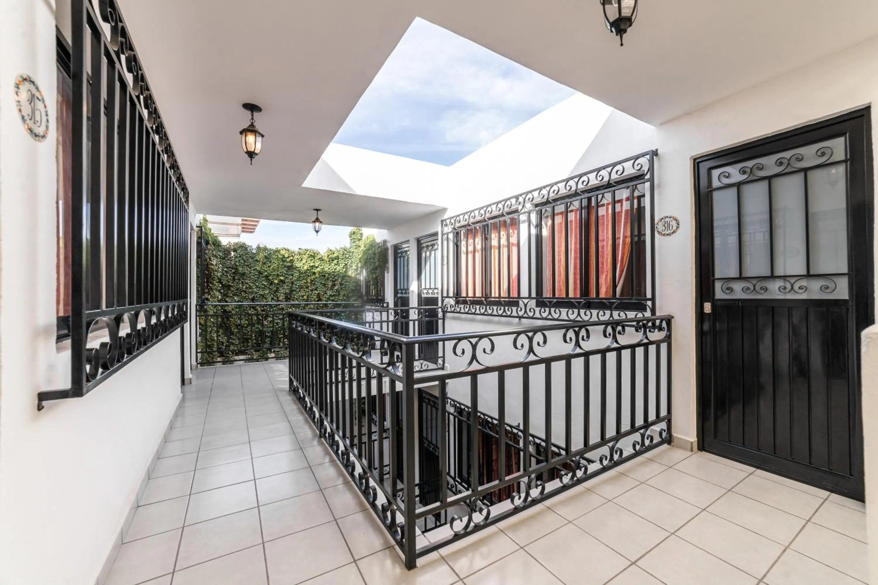 Patio in Hotel Meson de Carolina