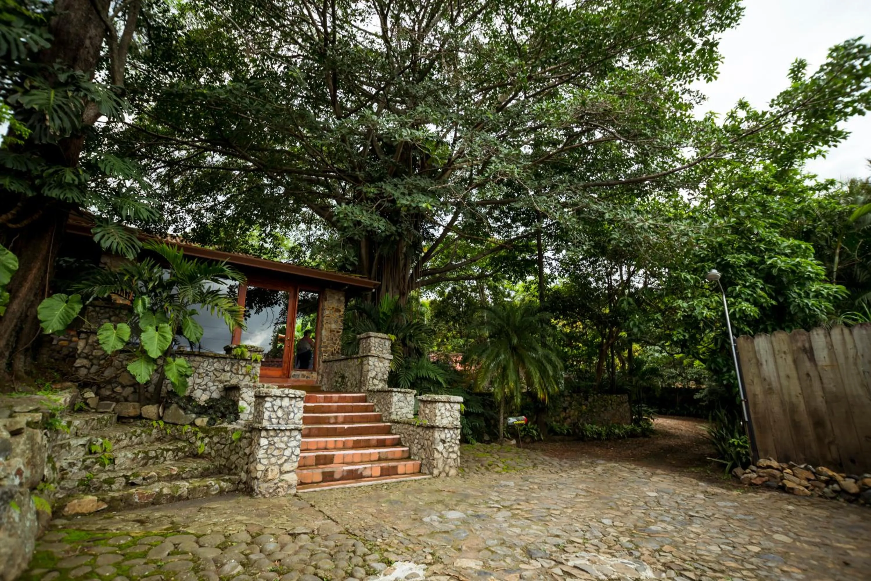 Casa de Piedra Escazú