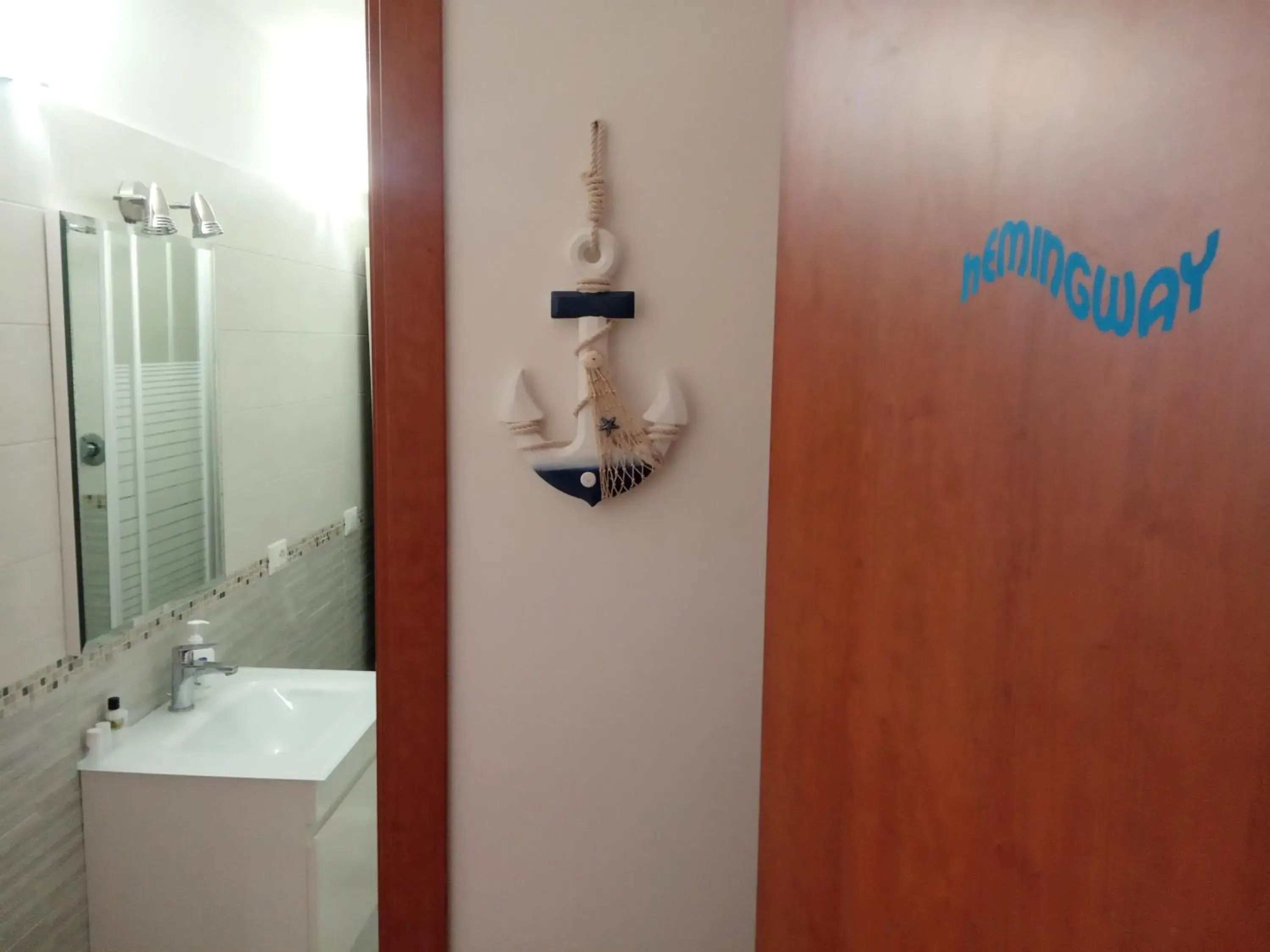 Single Room with Private Bathroom in Casa particular underground Single Room with Private Bathroom in Casa particular underground