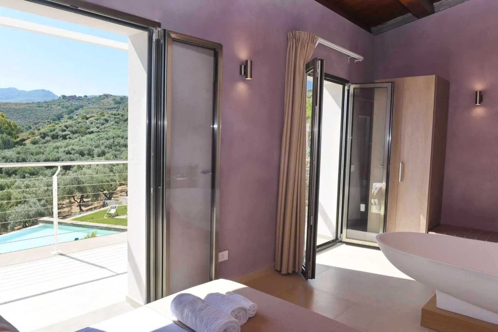 Day, Bed in Torre Difyos