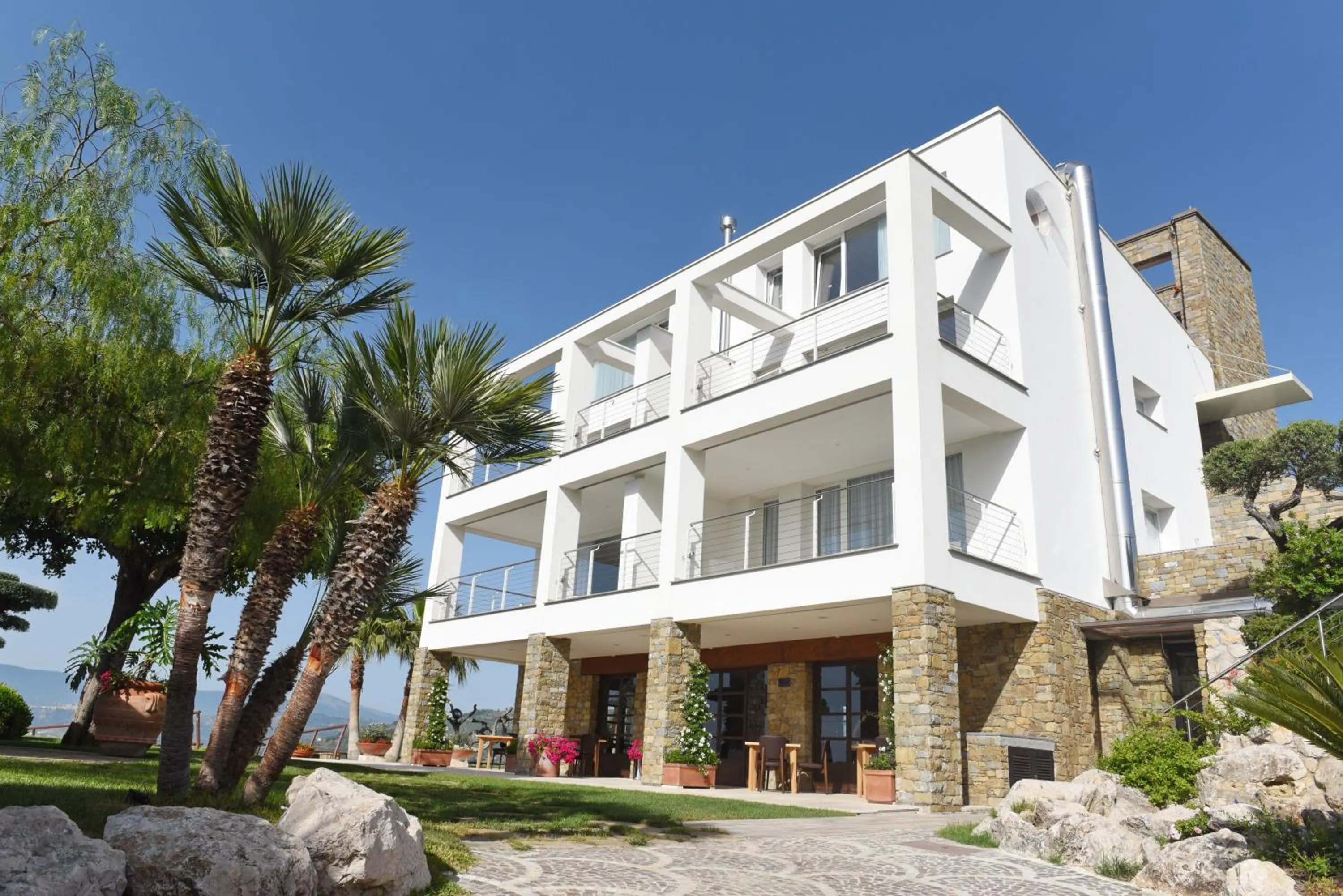 Property building in Torre Difyos