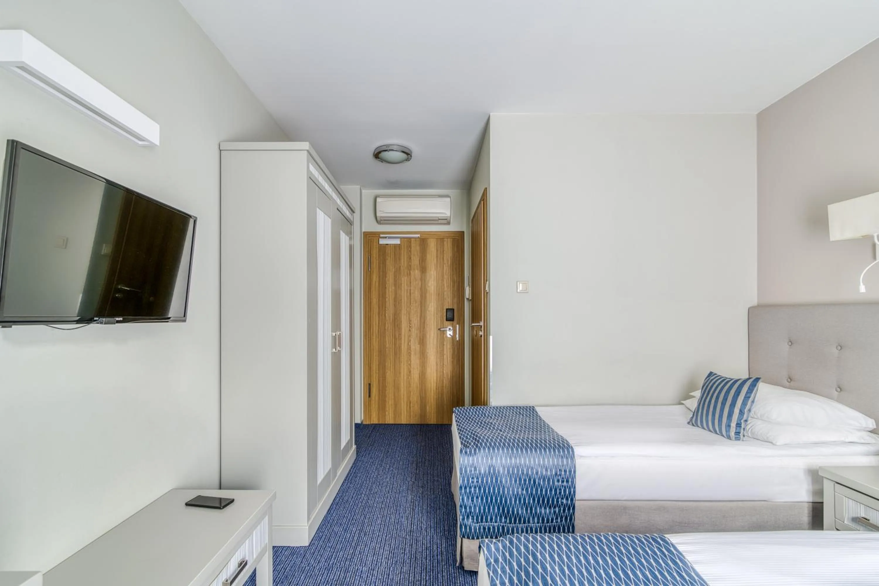 furniture, Bed in Hotel Aqua Sopot - Destigo Hotels