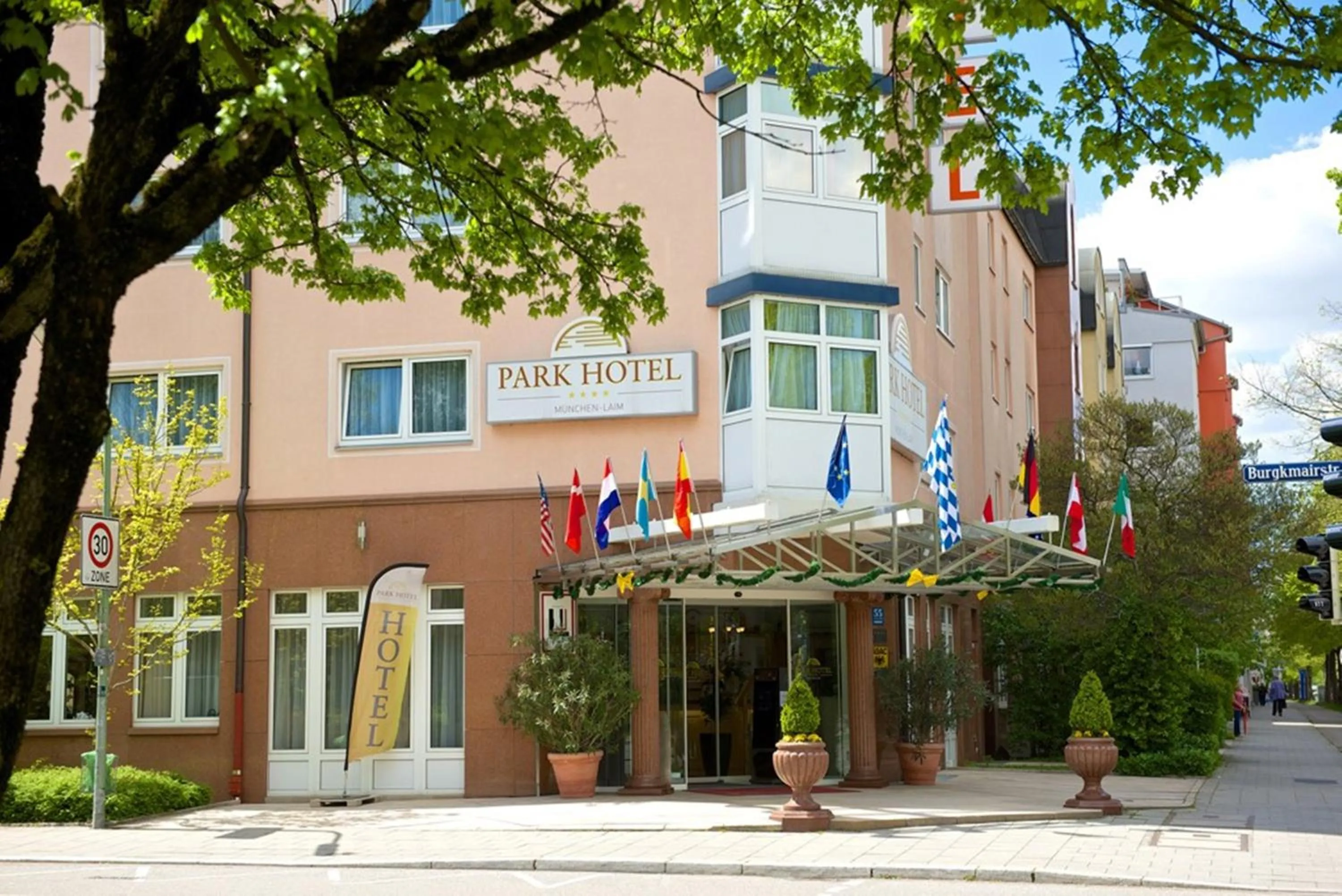 Property building in Park Hotel Laim Serviced Apartments