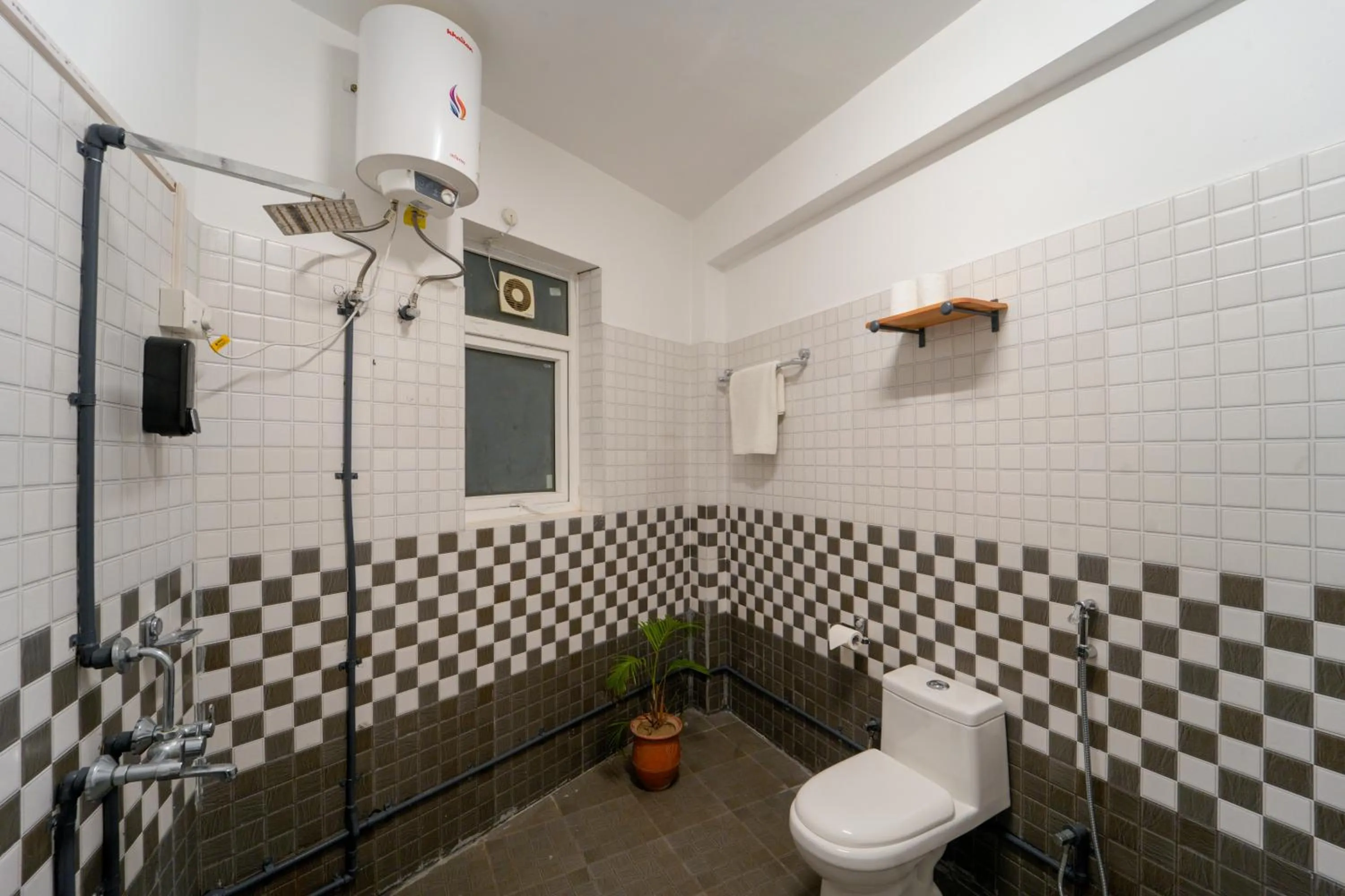 Bathroom in Chokling ArtHouse - The Treasure of Himalayas