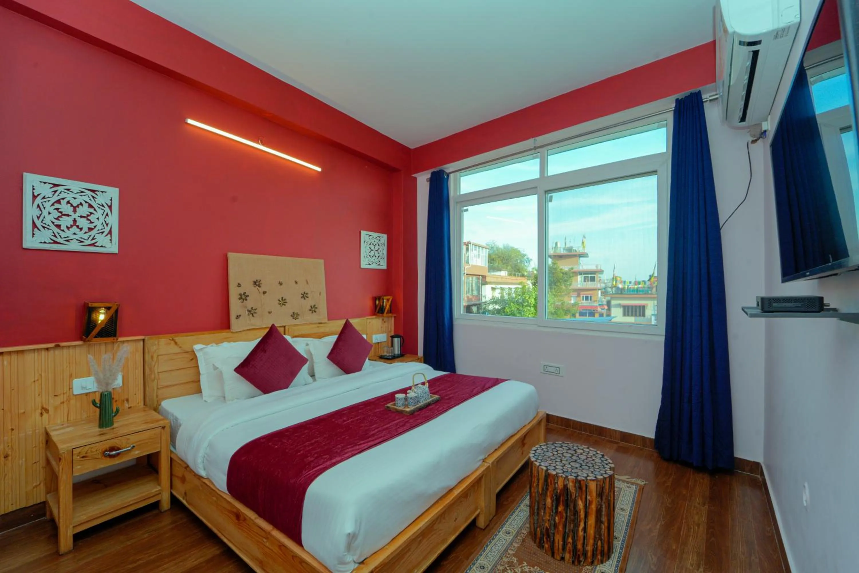 Bed in Chokling ArtHouse - The Treasure of Himalayas