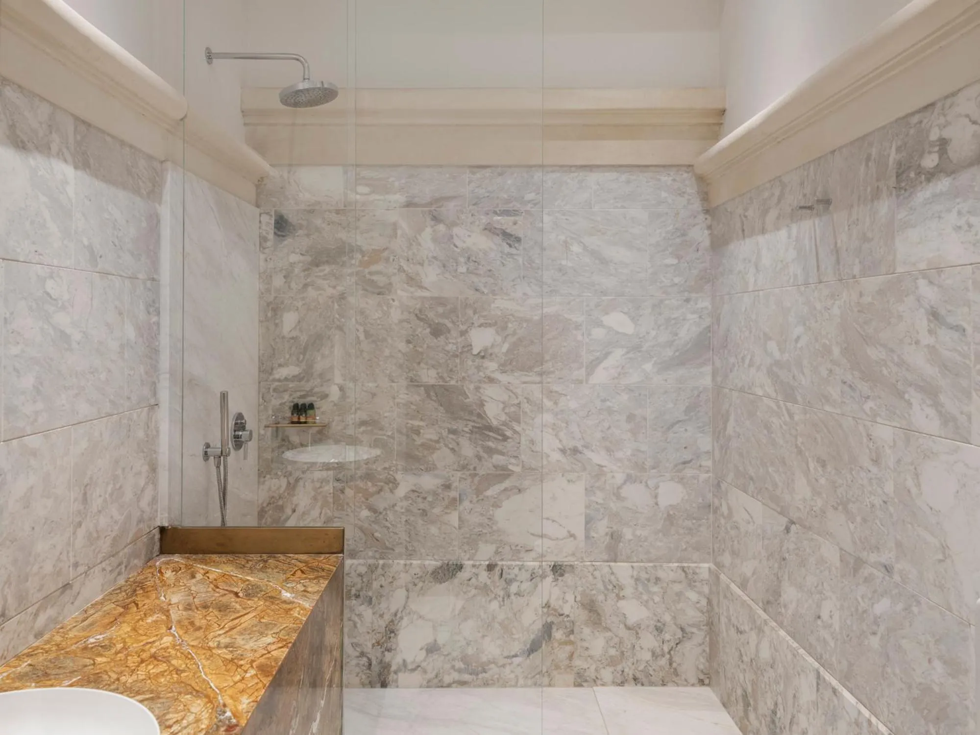 Bathroom in Hotel Pod Różą