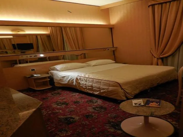 Photo of the whole room in Hotel Roma