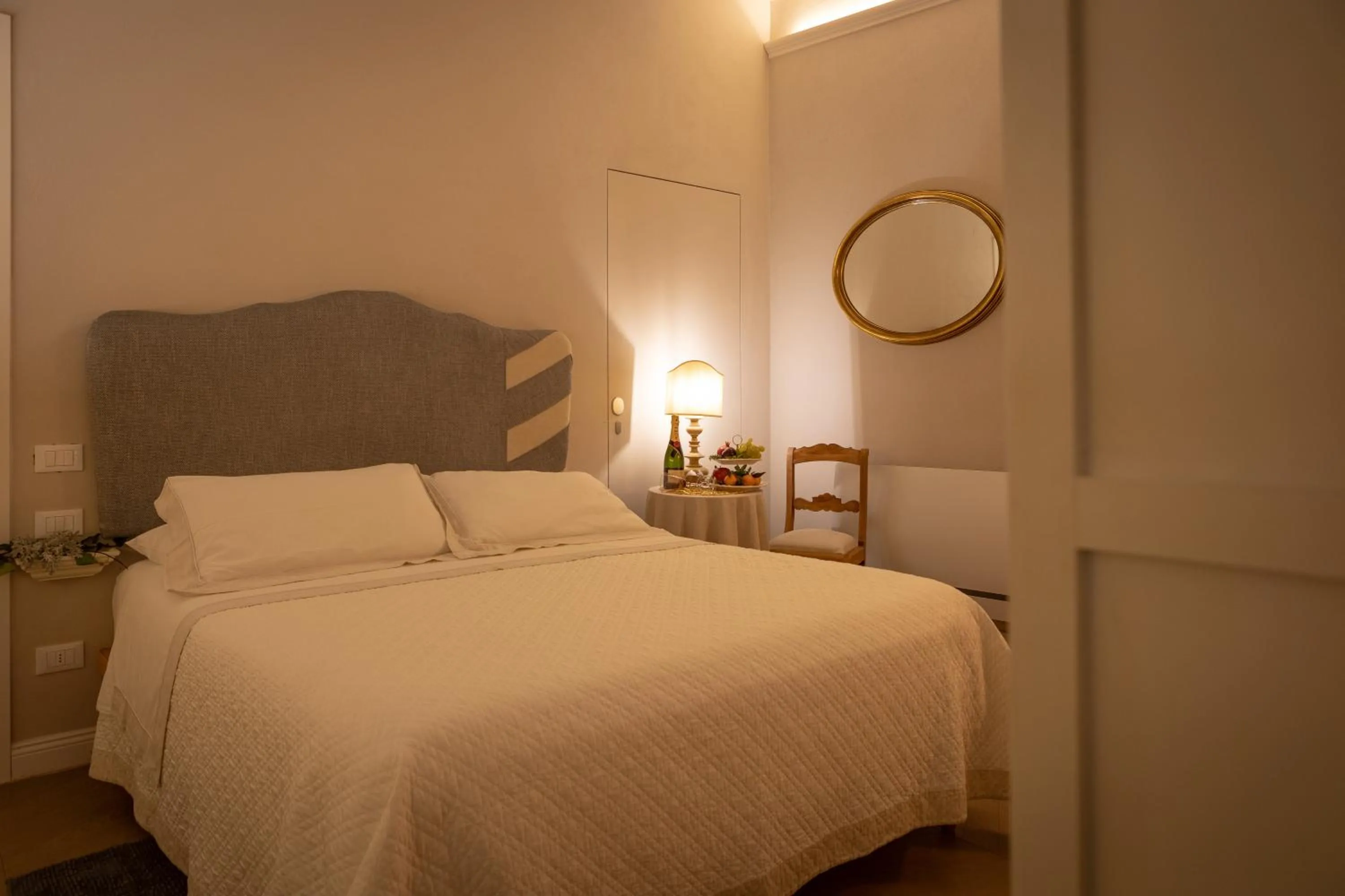 Photo of the whole room, Bed in San Michele al Castello