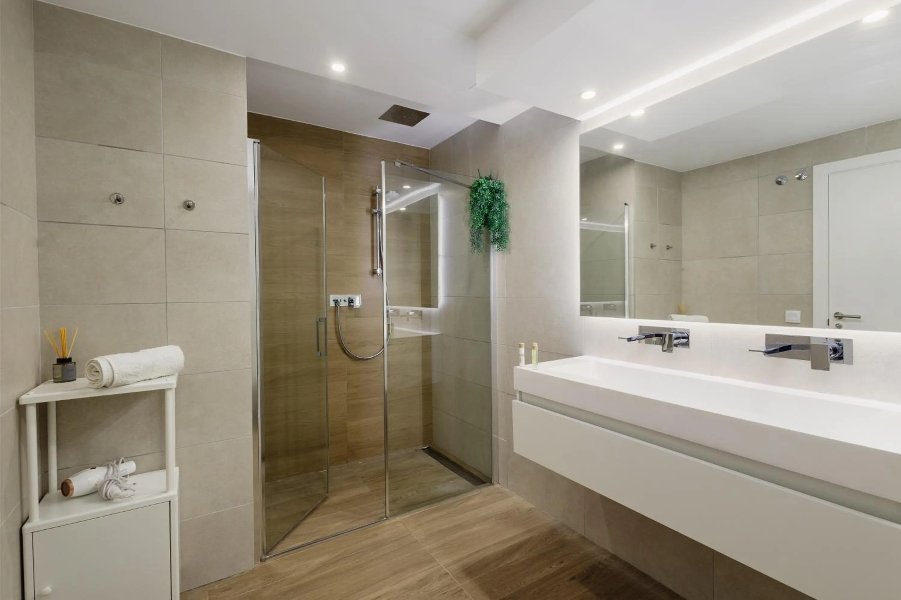 Shower in Luxury holiday apartment with 2 bedrooms in Cancelada